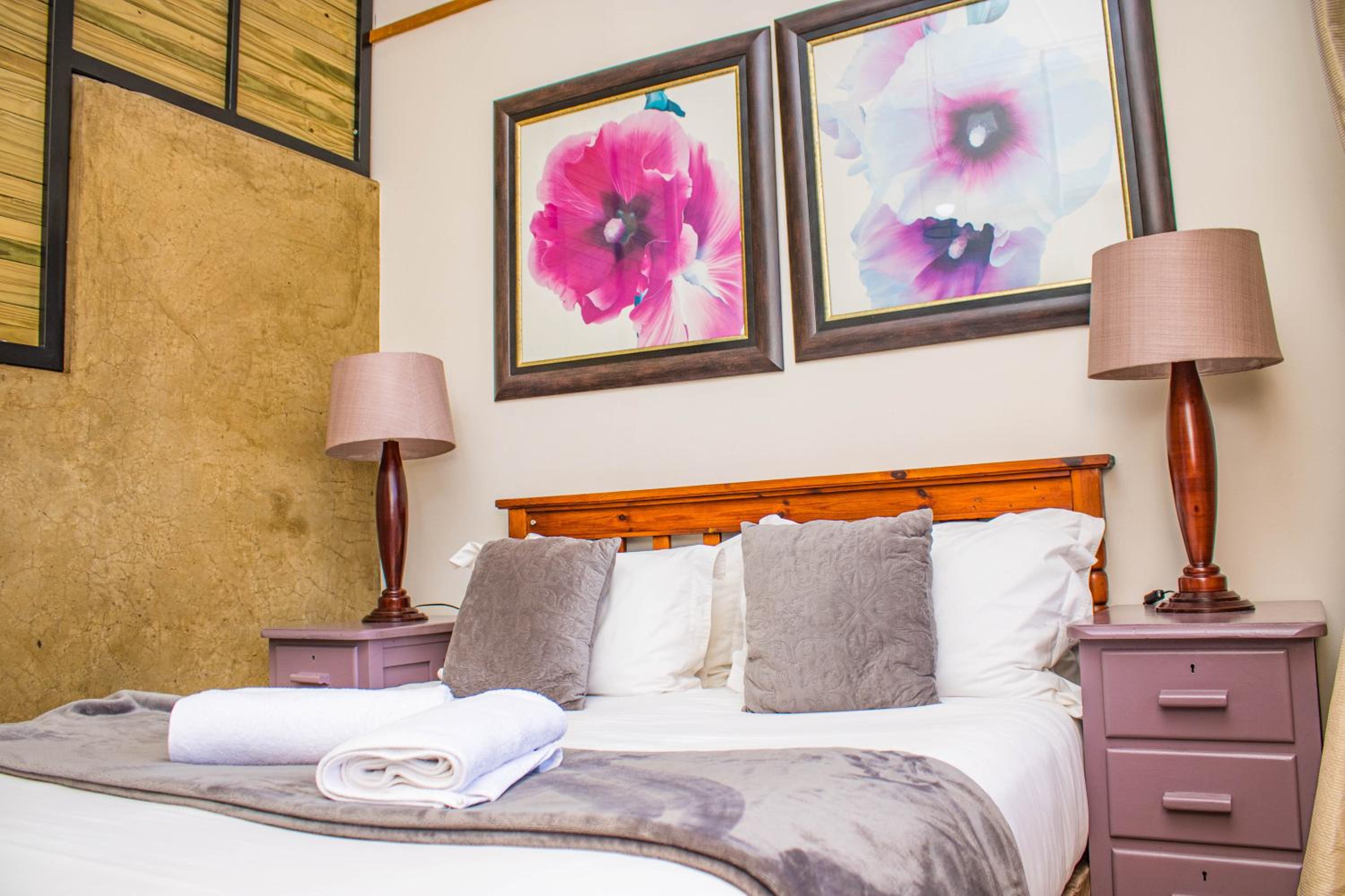 Deluxe Double Room - Photo 10