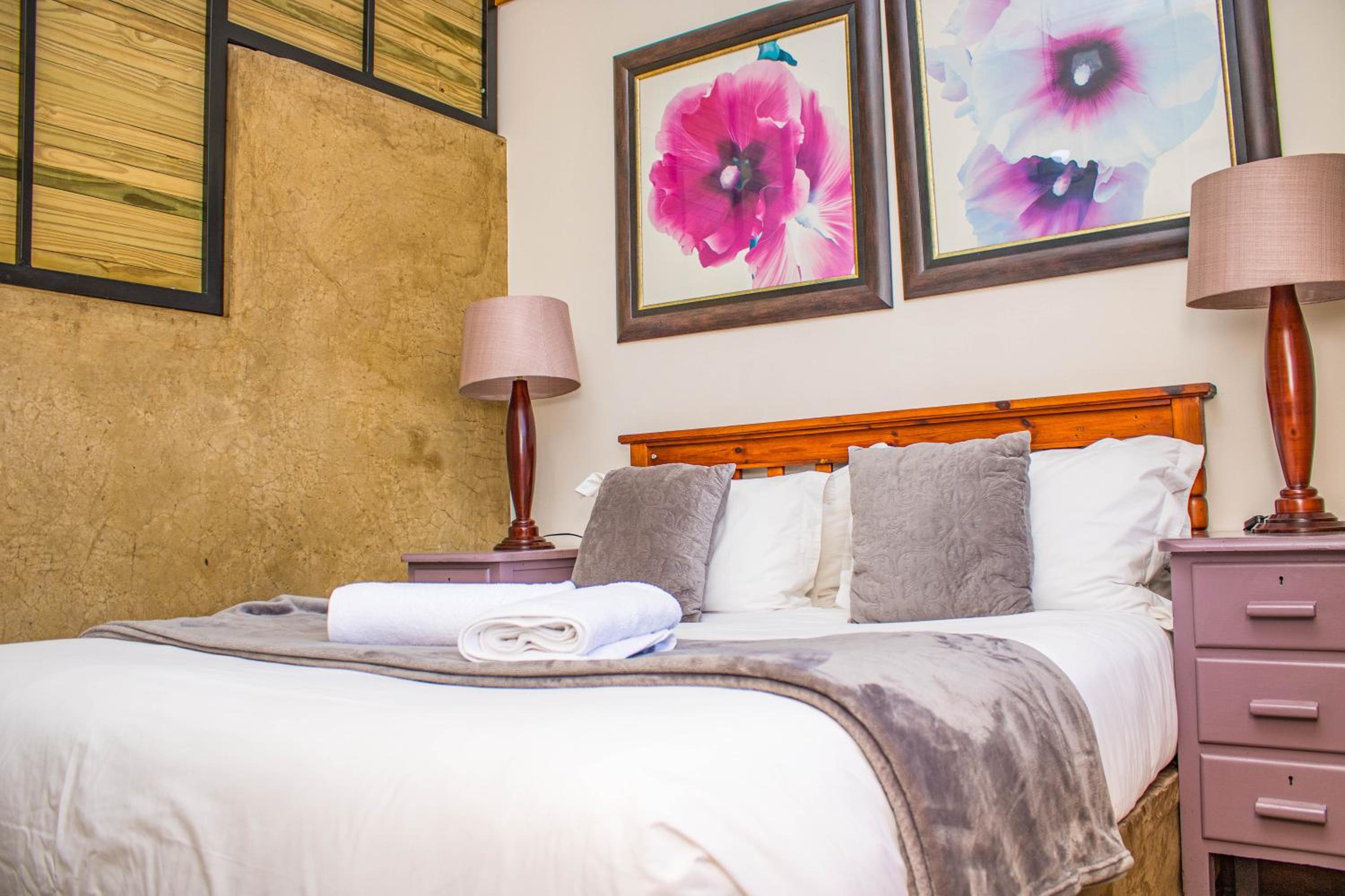 Deluxe Double Room - Photo 14