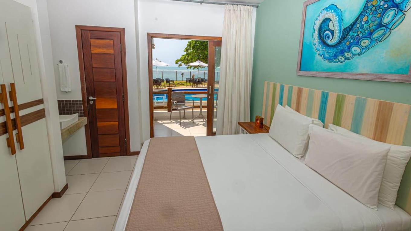 Deluxe Room with Balcony and Sea View