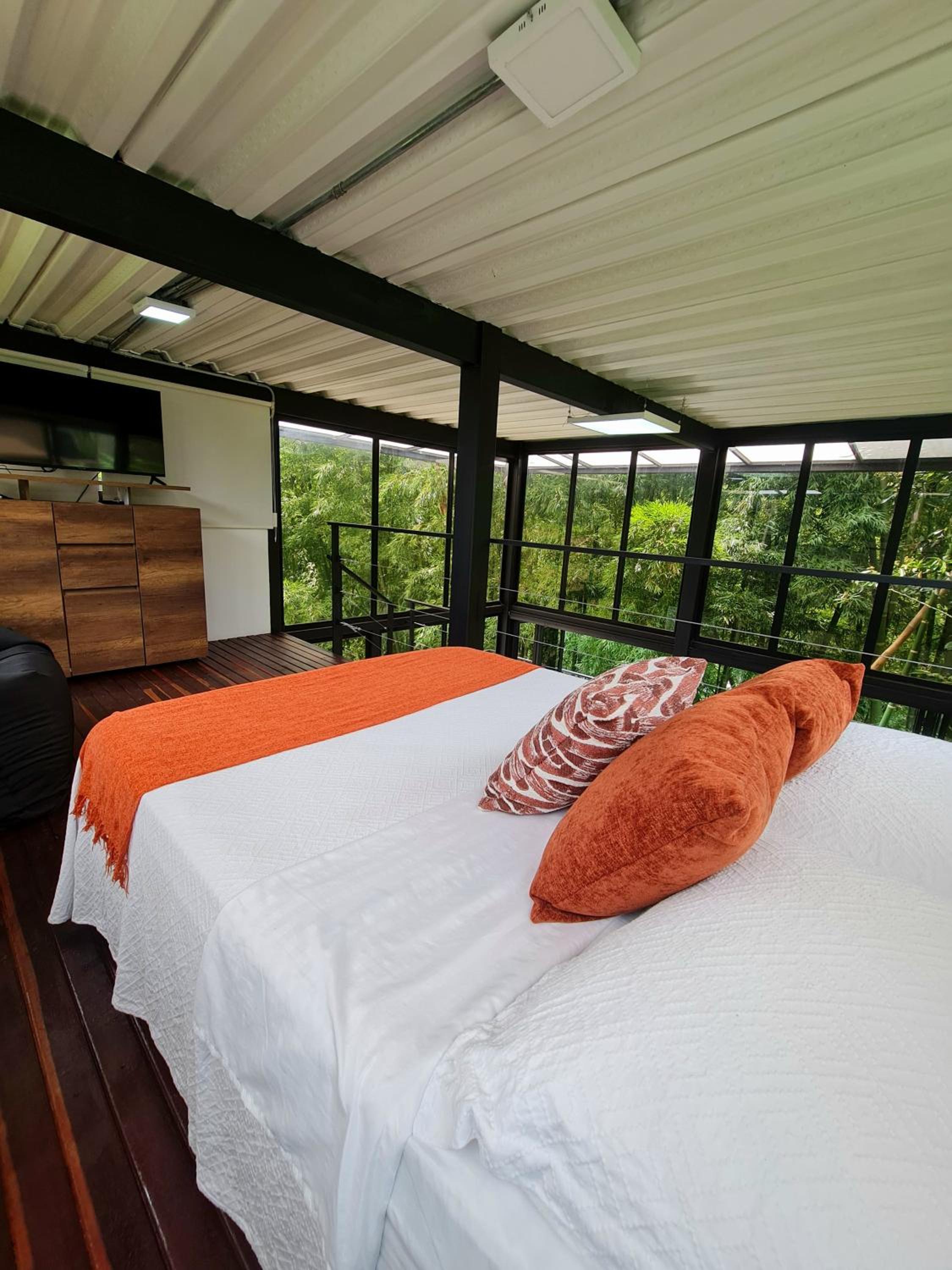 One-Bedroom House photo 1