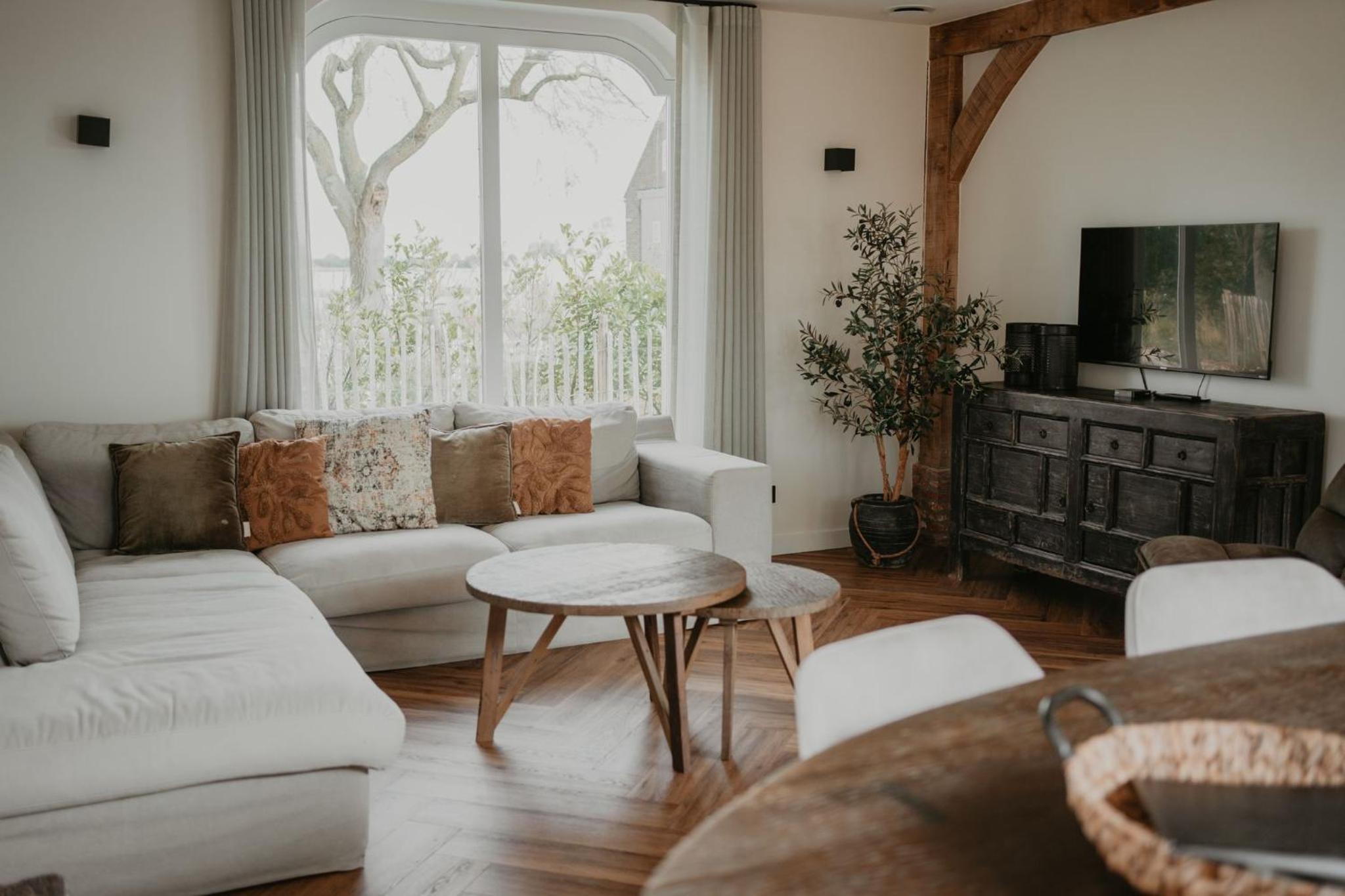 Four-Bedroom House photo 1
