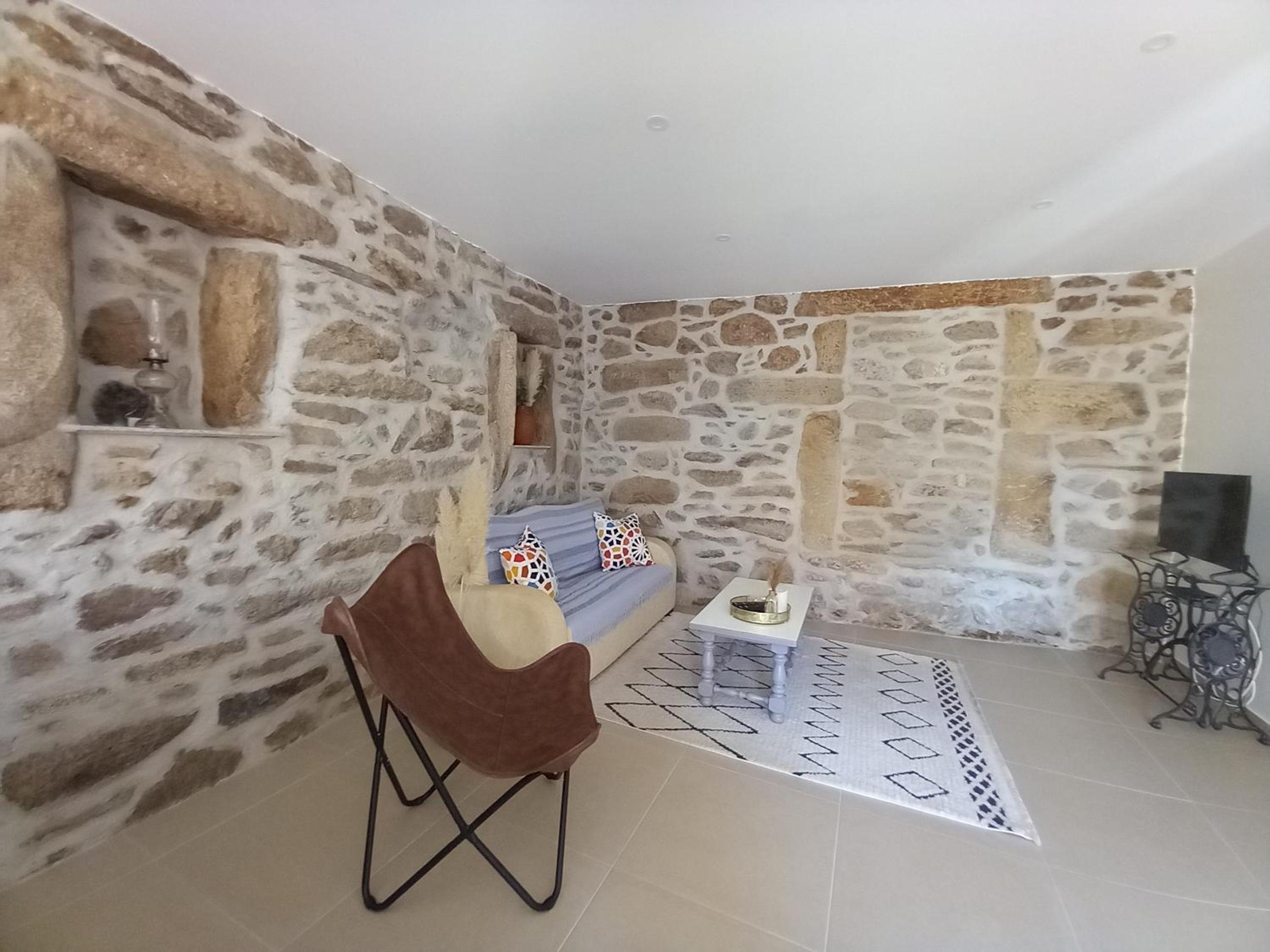 One-Bedroom House photo 1