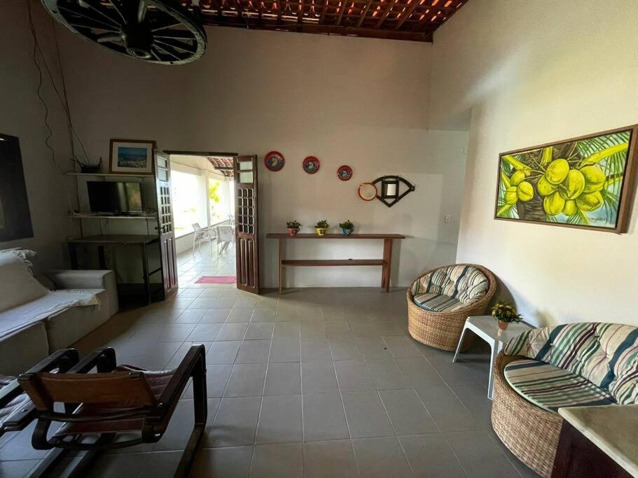 Five-Bedroom House photo 1