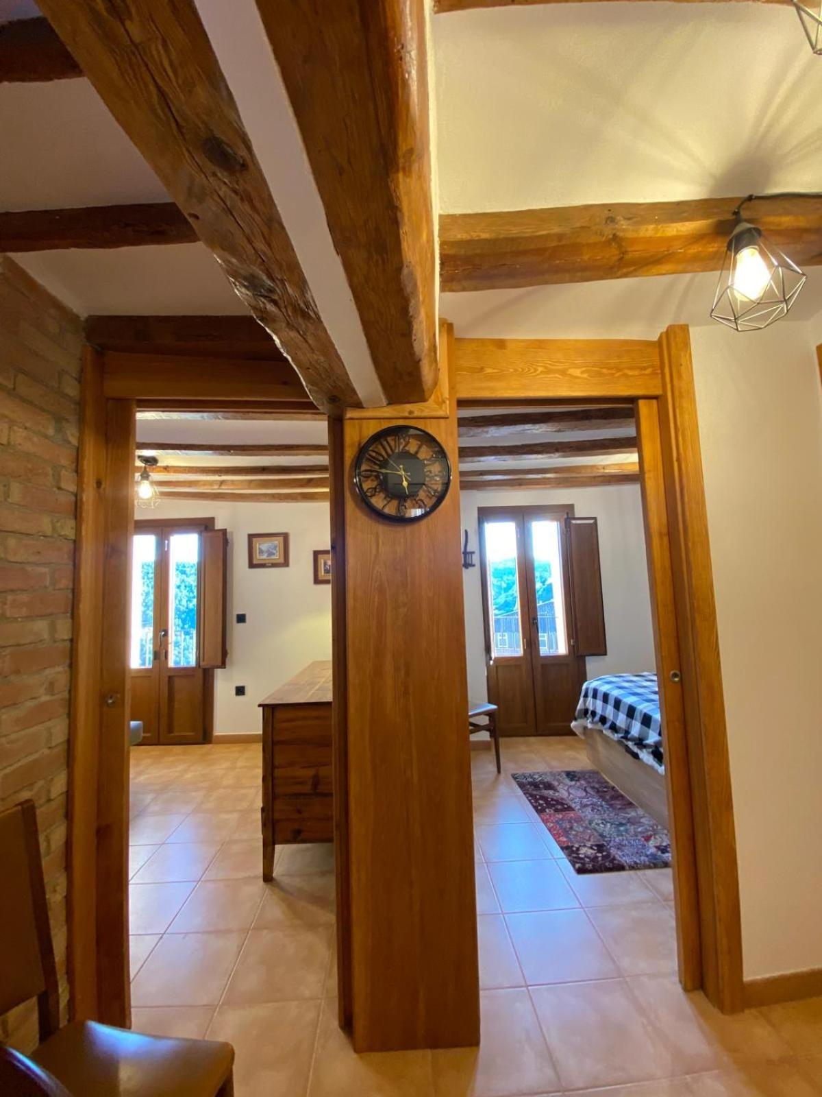 One-Bedroom Apartment with View photo 2