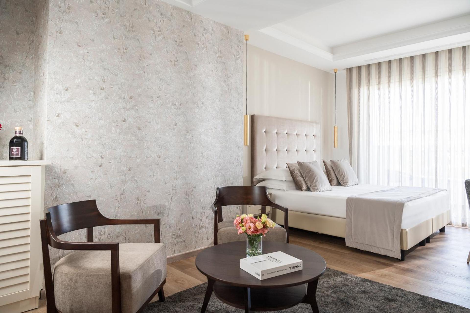 Deluxe Triple Room - Photo 4