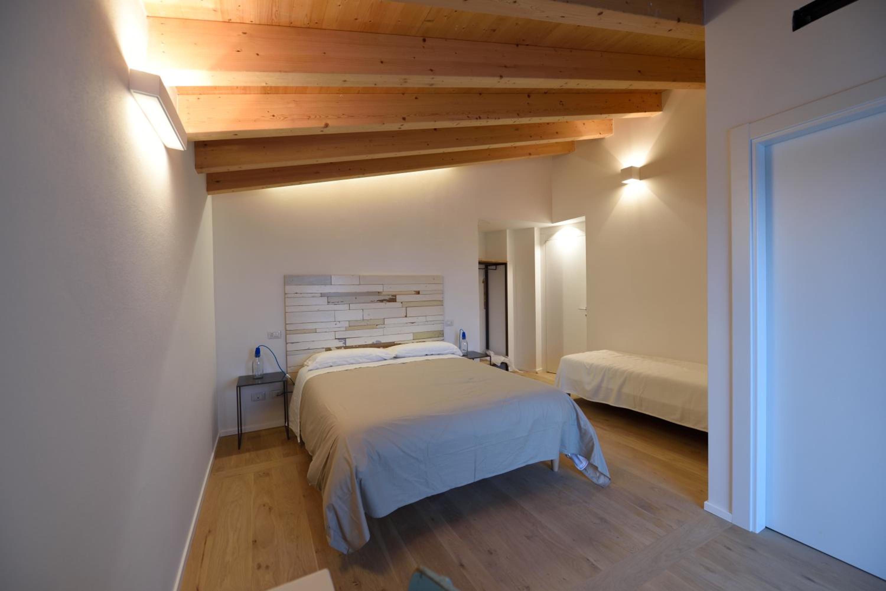 Deluxe Double Room (2 Adults + 1 Child)