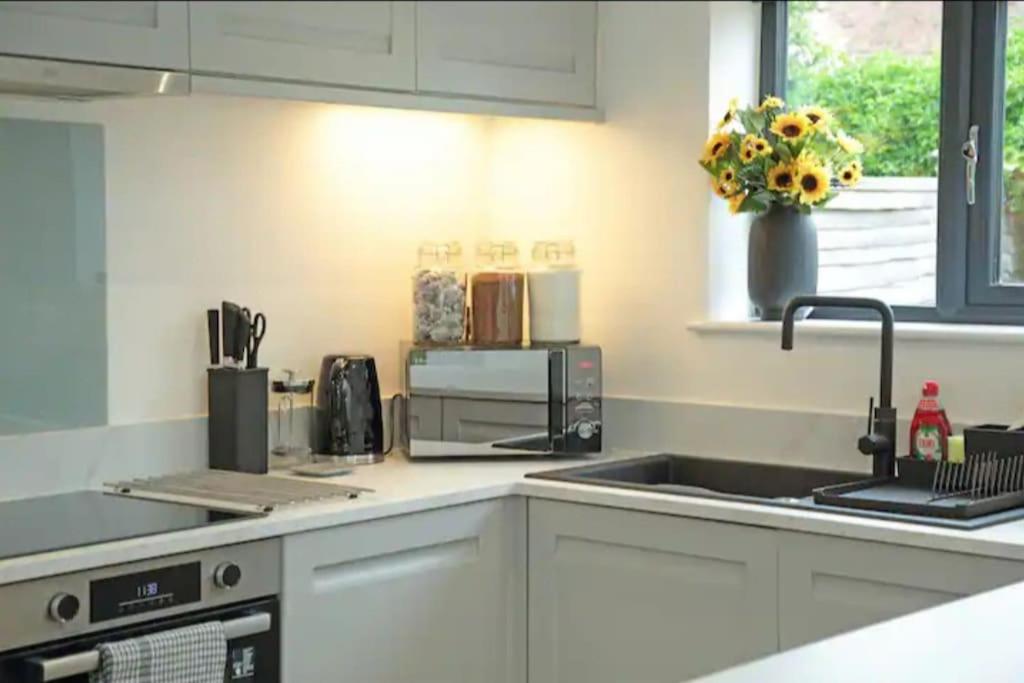 Four-Bedroom House photo 2