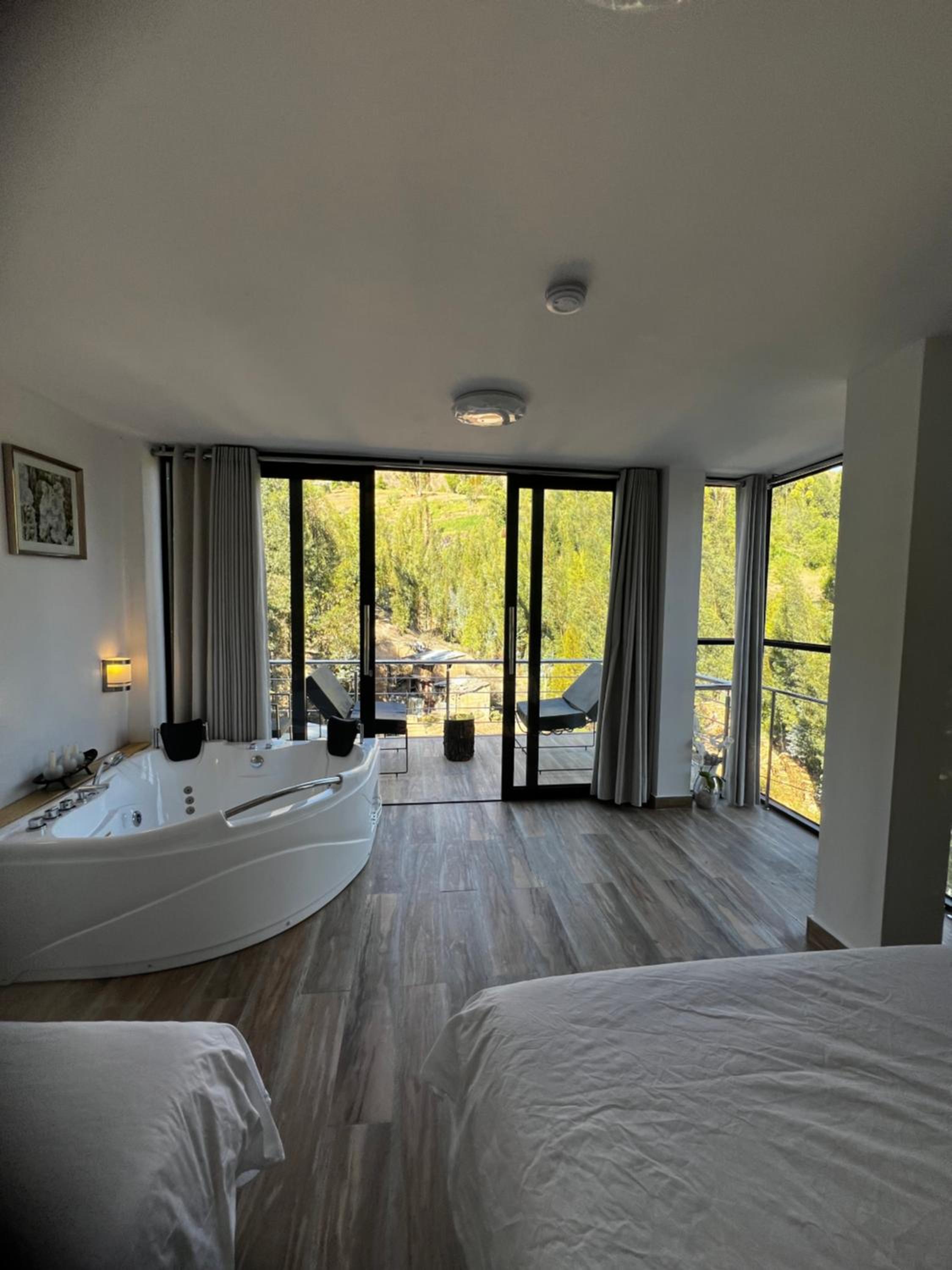 Standard Twin Room With Mountain View photo 1