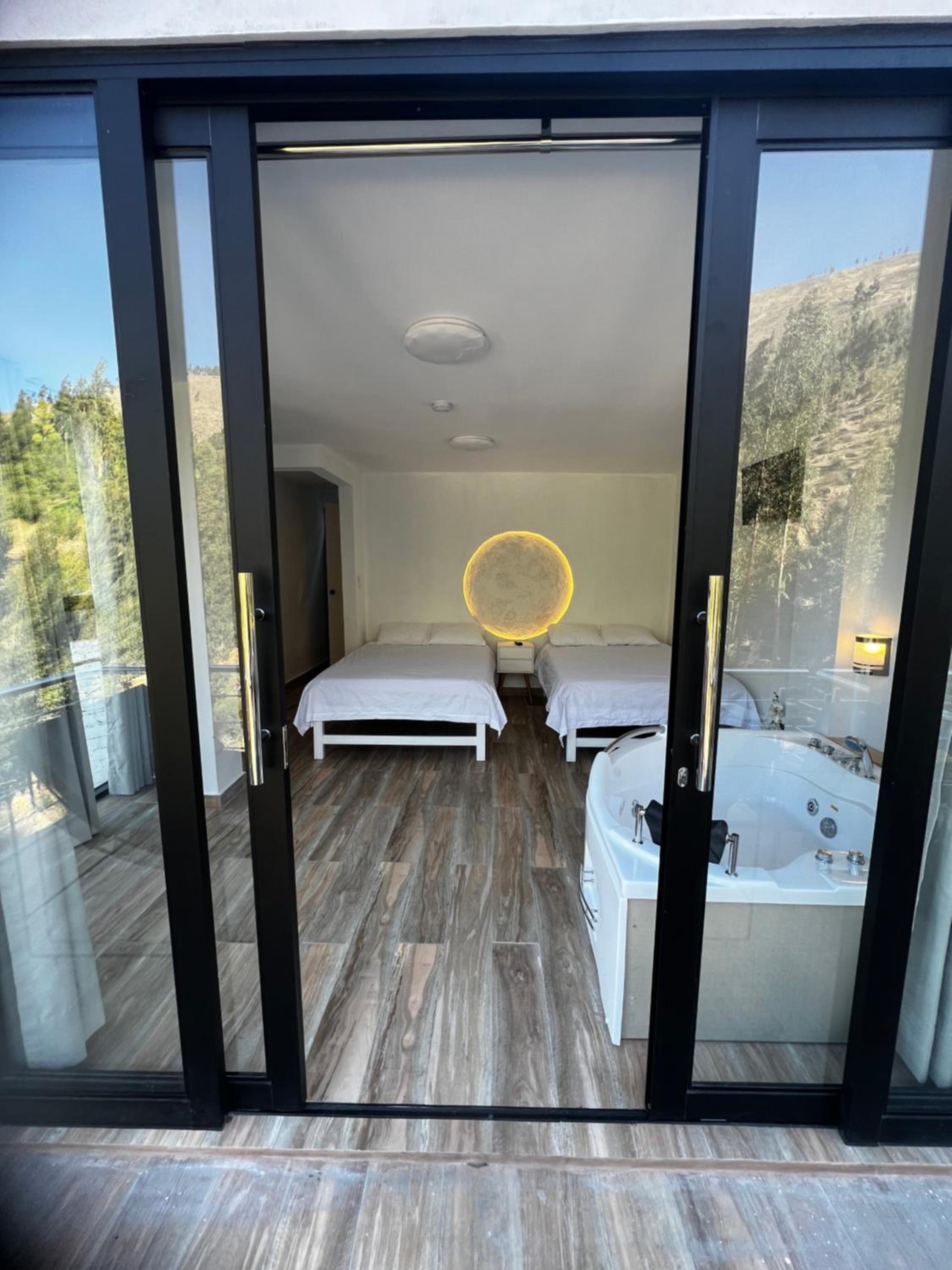 Standard Twin Room With Mountain View photo 3