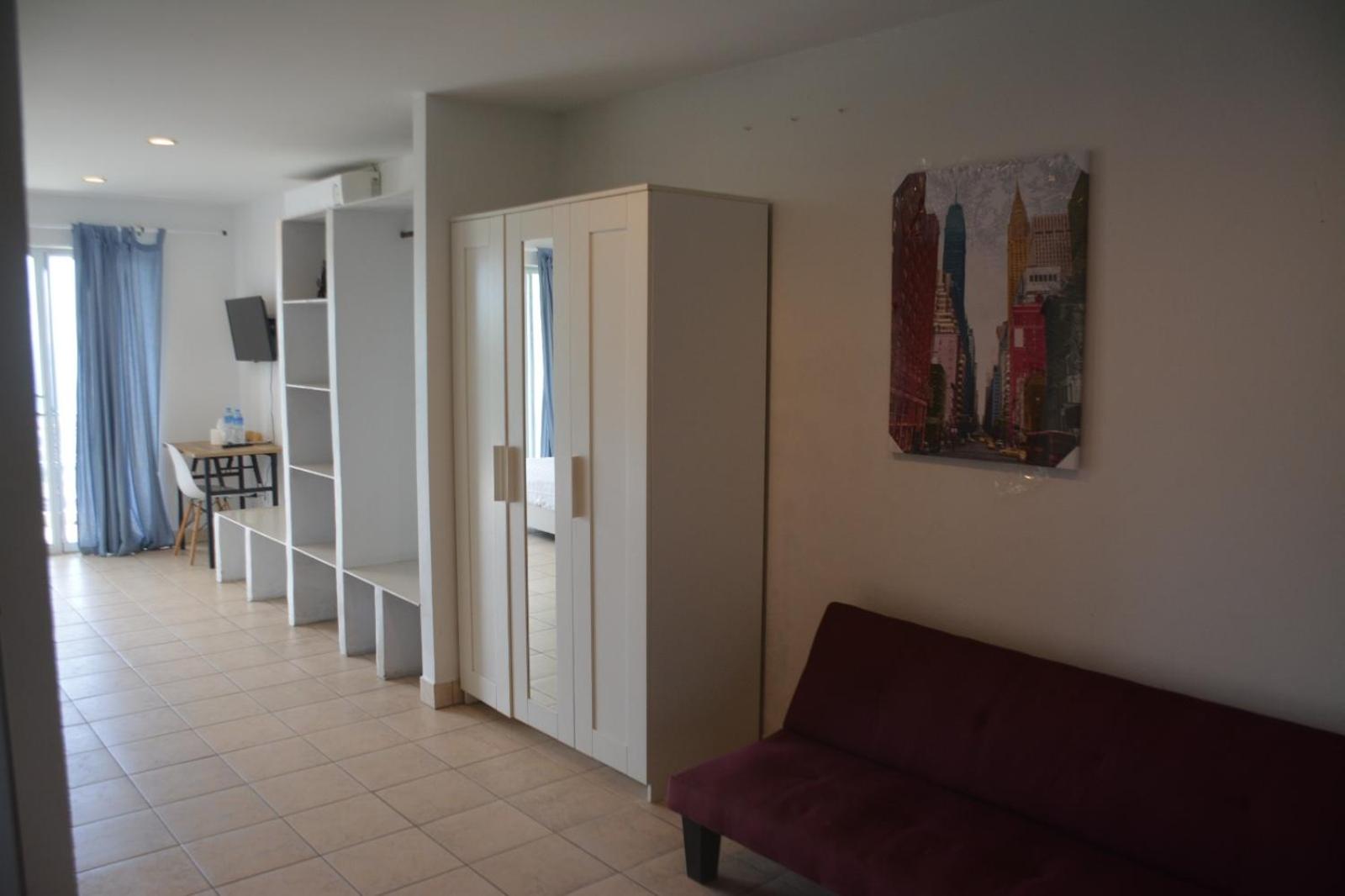Studio with Sea View - Photo 3