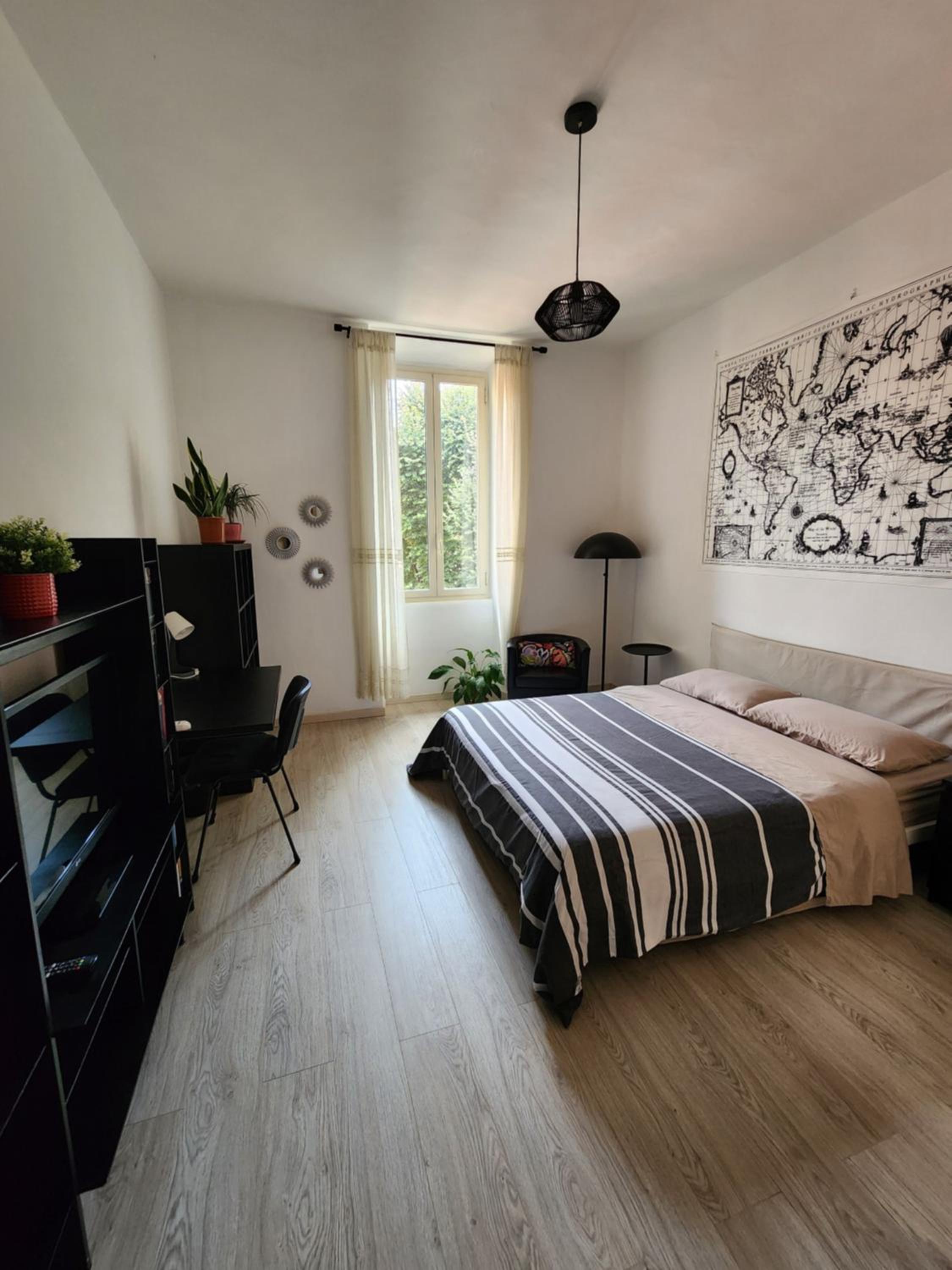 Double Room With Shared Bathroom