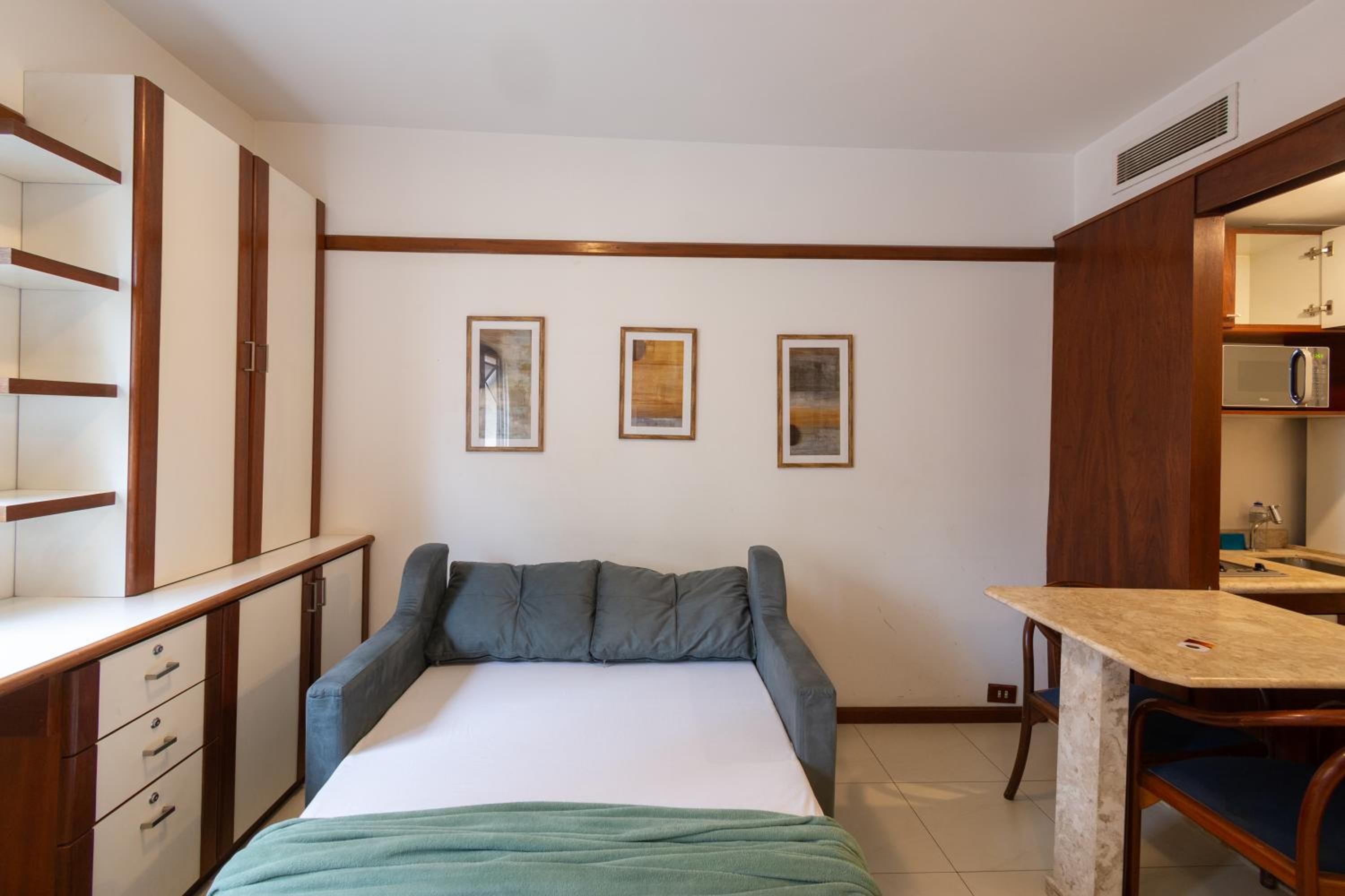 One-Bedroom Apartment - Photo 11