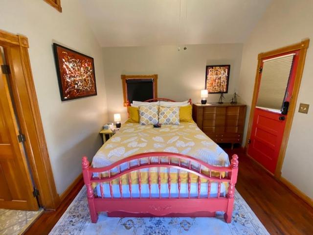 Queen Room with Spa Bath