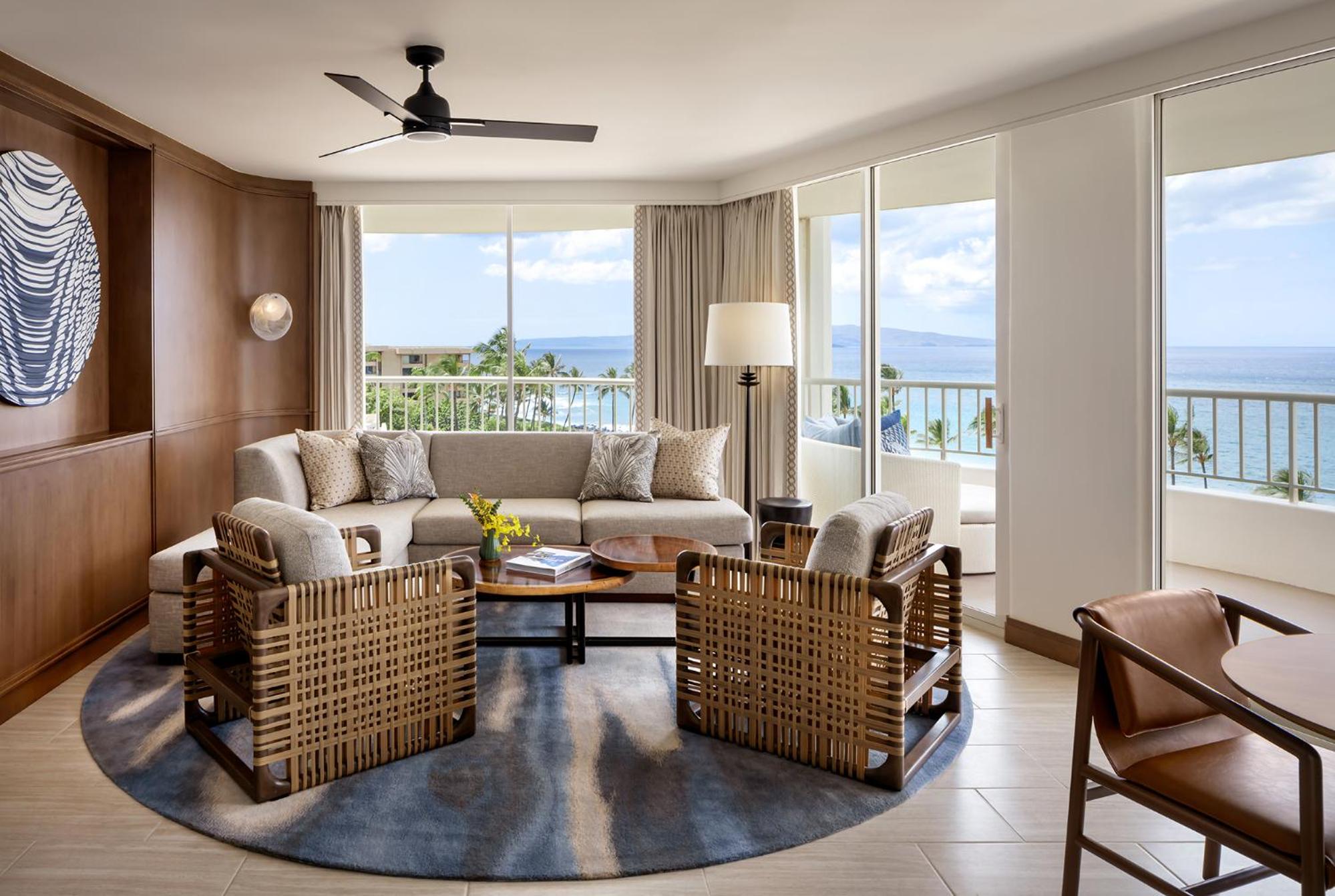 Kilohana Corner King Suite with Sofa Bed and Ocean View