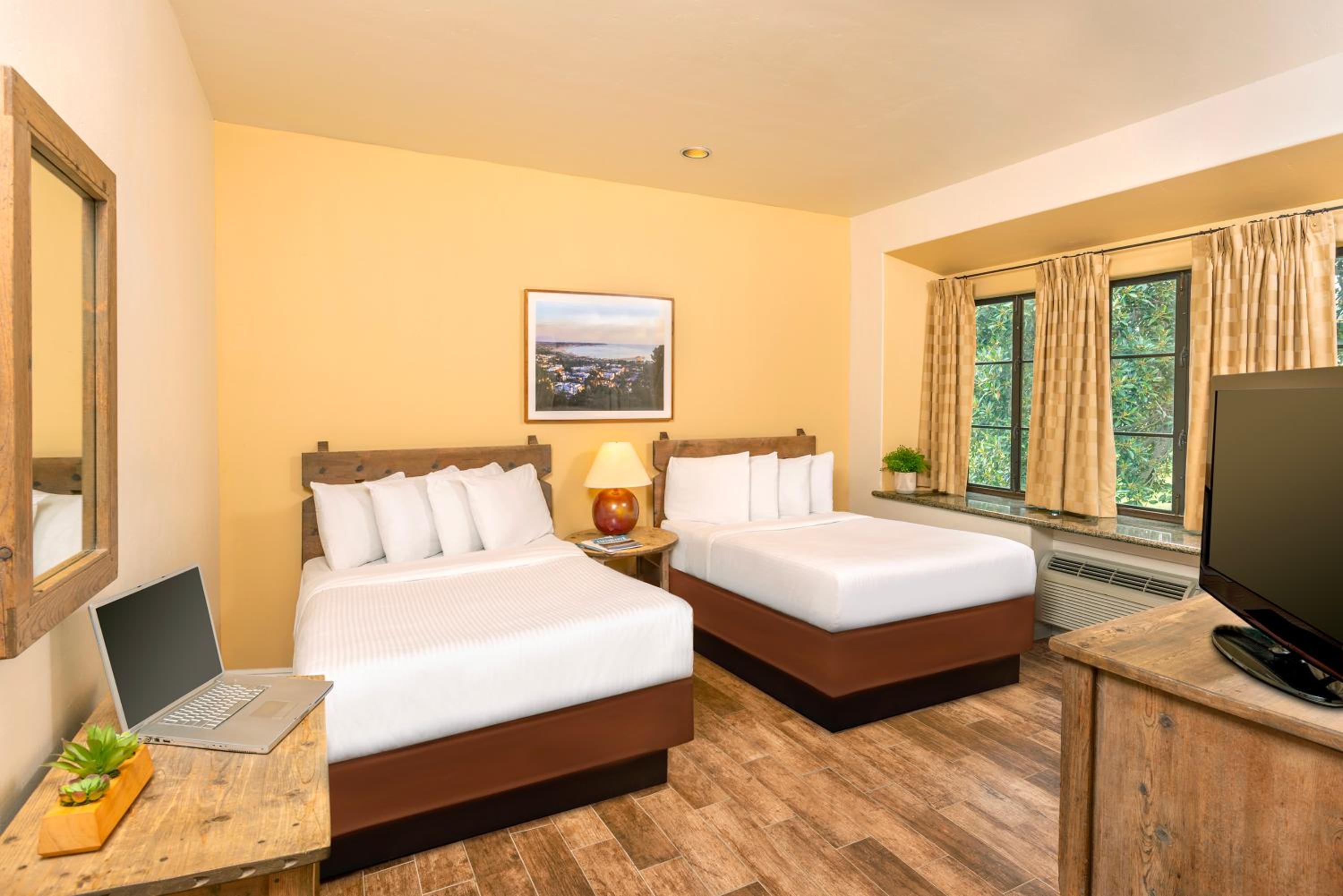 Double Room with Two Double Beds - Photo 1