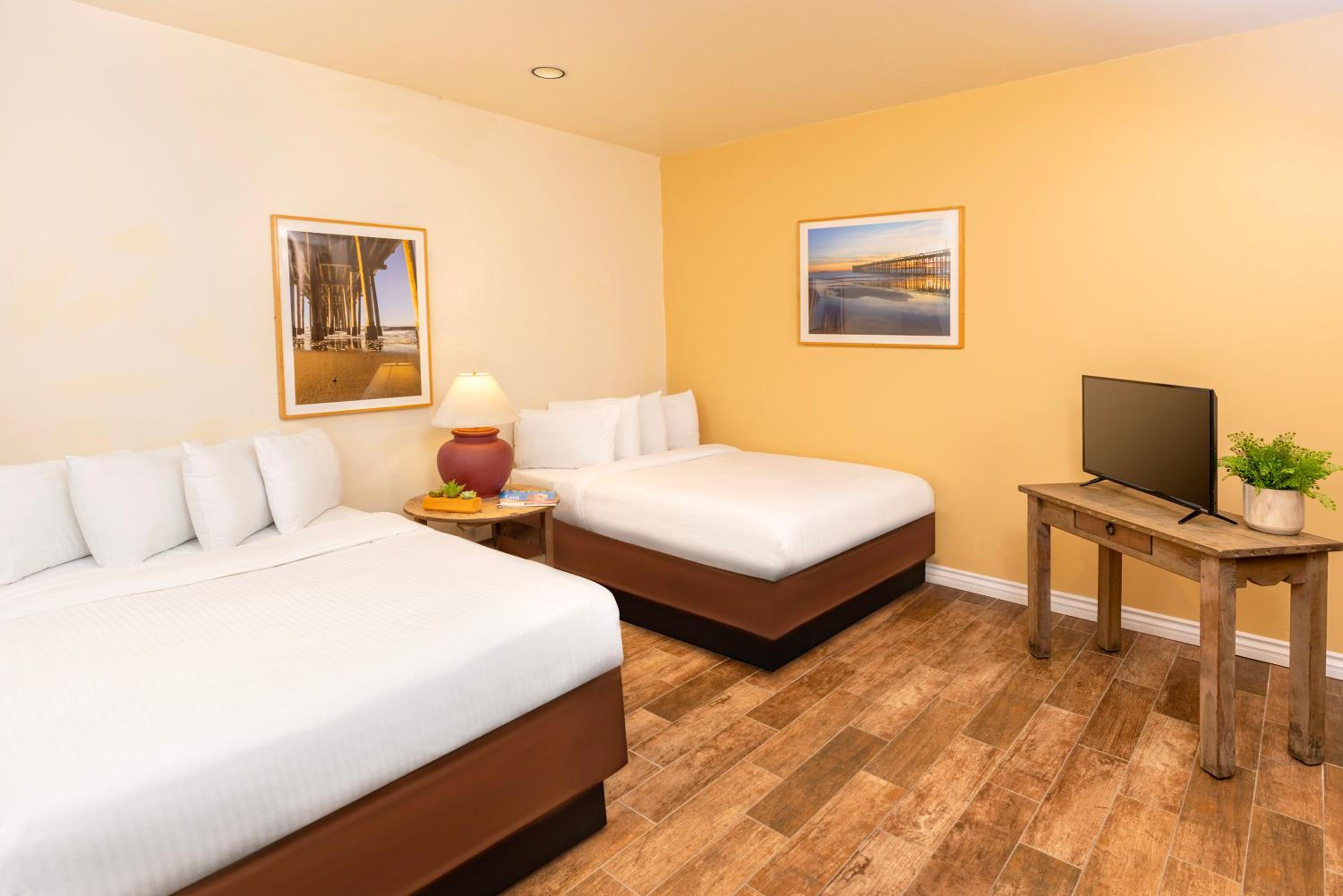 Double Room with Two Double Beds - Photo 3