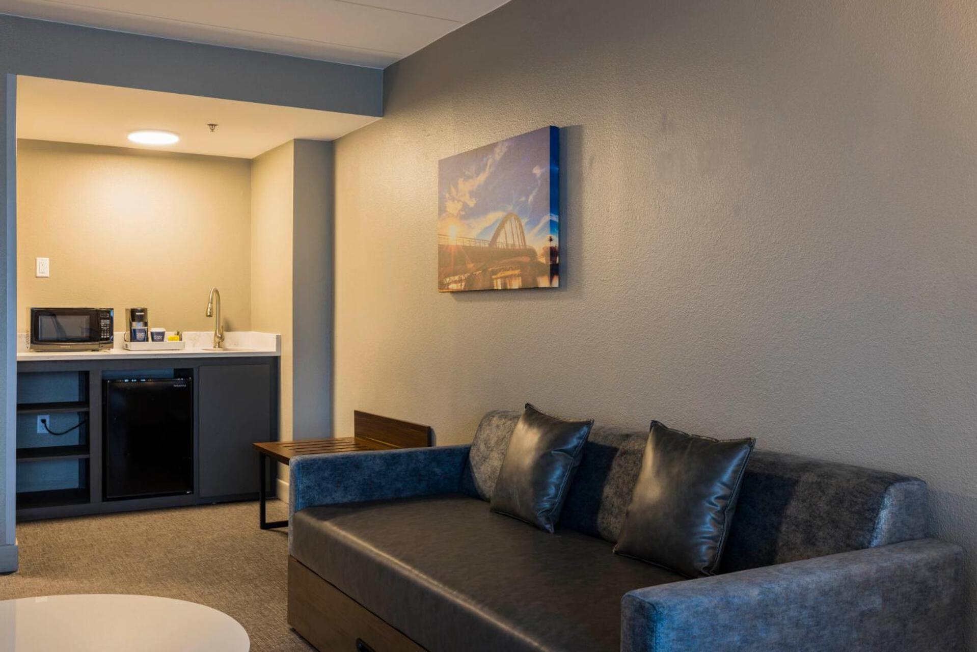  King Suite with Sofa Bed - Photo 8