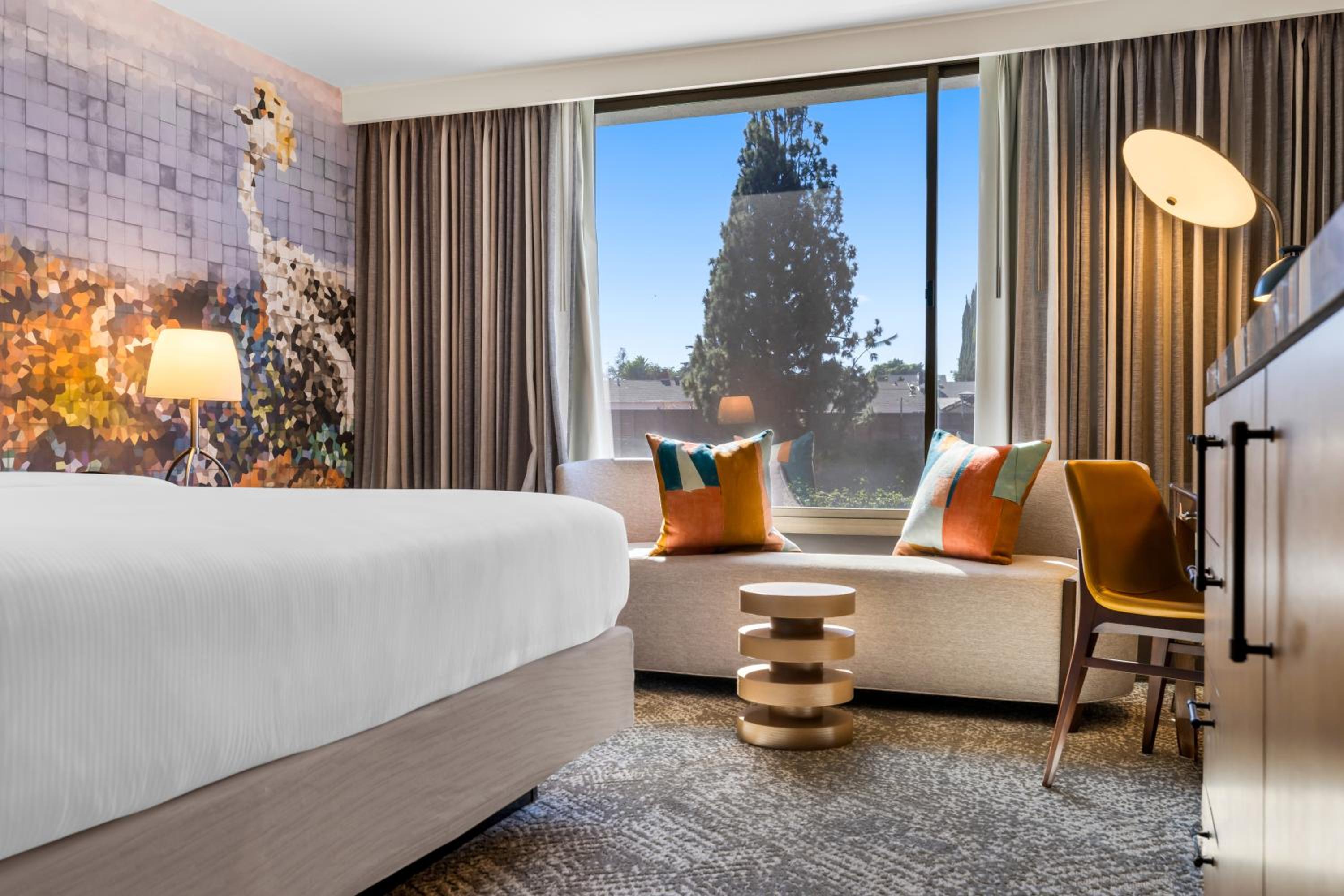 Standard King Room - Photo 7