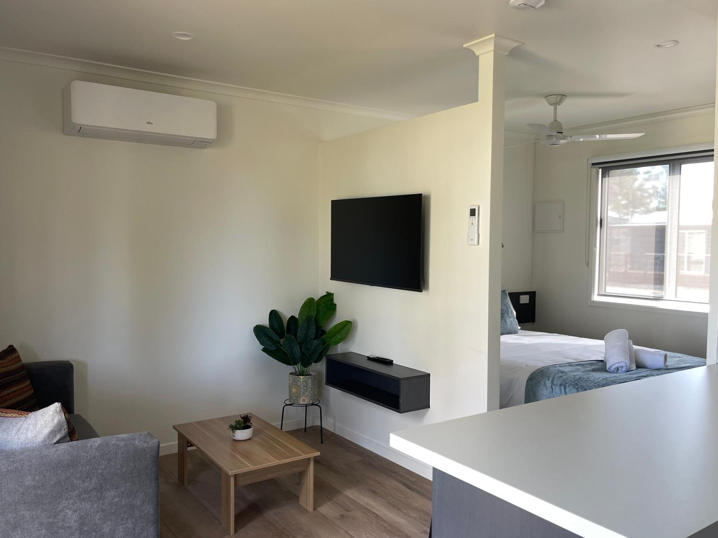 Deluxe Double Room with Balcony photo 1