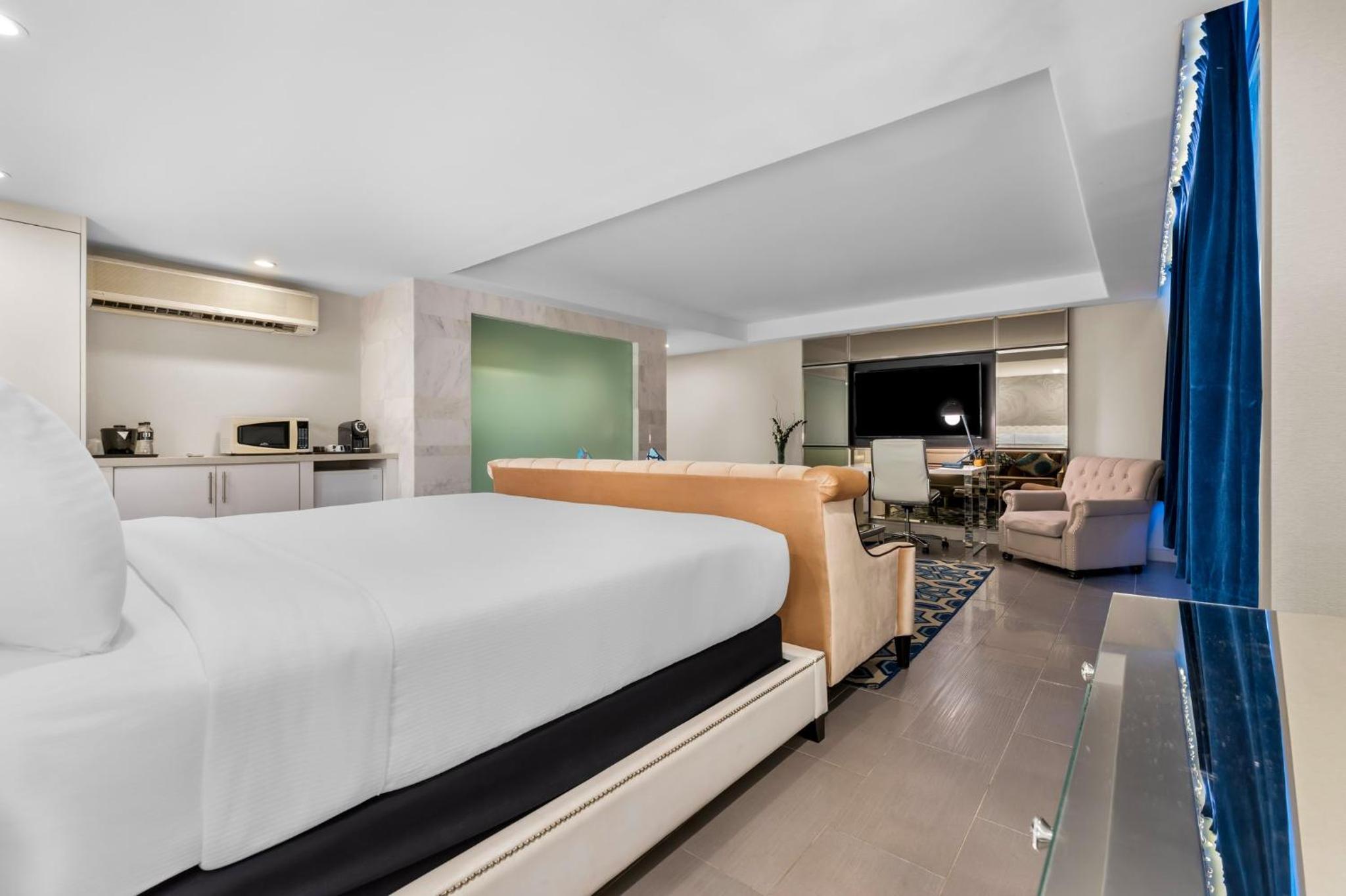 King Suite photo 3
