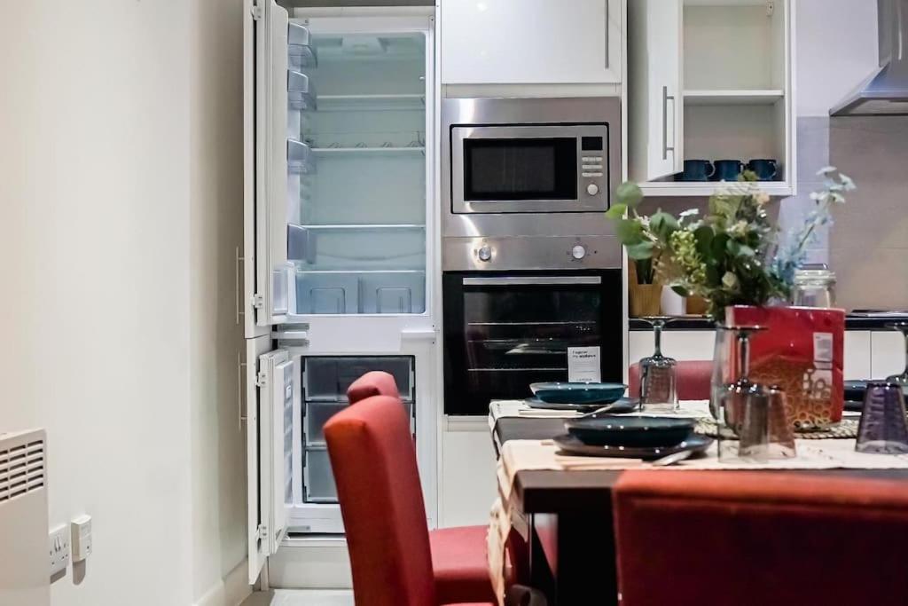 One-Bedroom Apartment photo 2