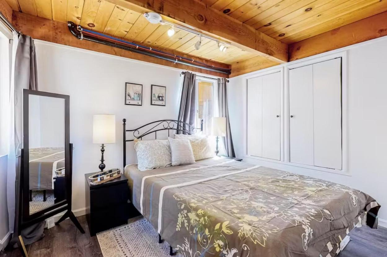 Two-Bedroom House photo 2