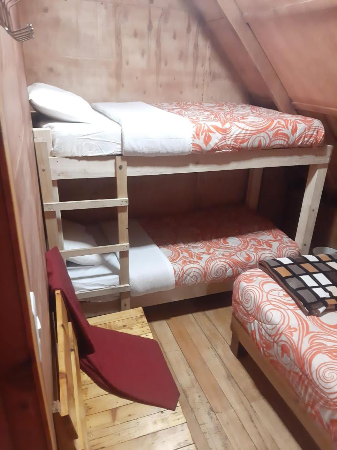 Basic Triple Room With Shared Bathroom photo 2