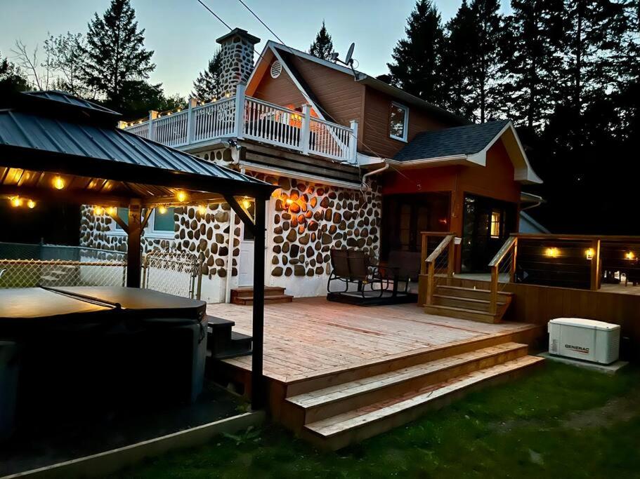 Three-Bedroom Chalet photo 1