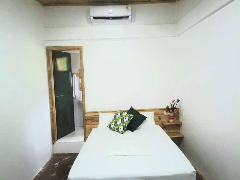 Double Room With Private Bathroom photo 2