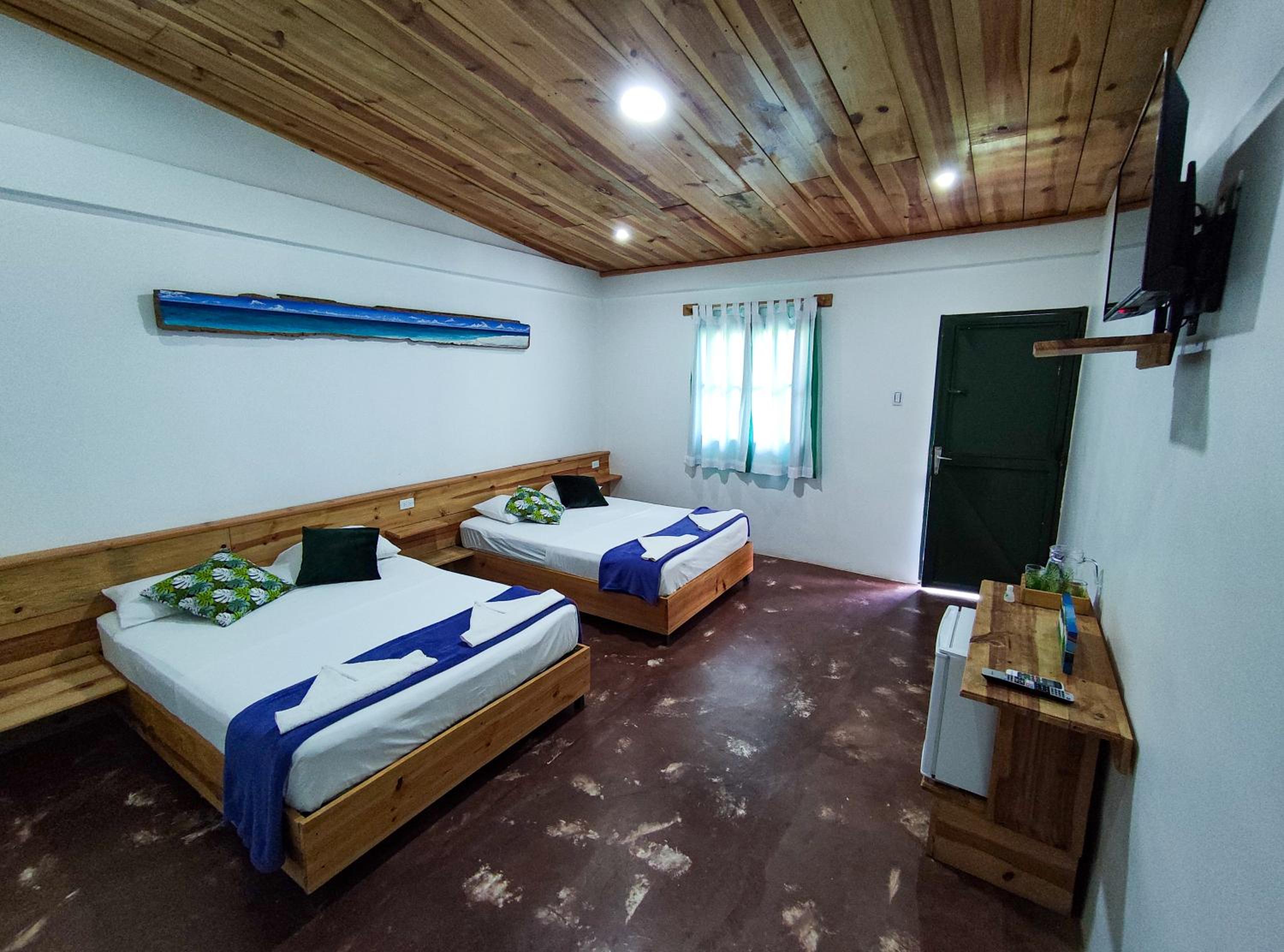 Quadruple Room With Private Bathroom photo 3