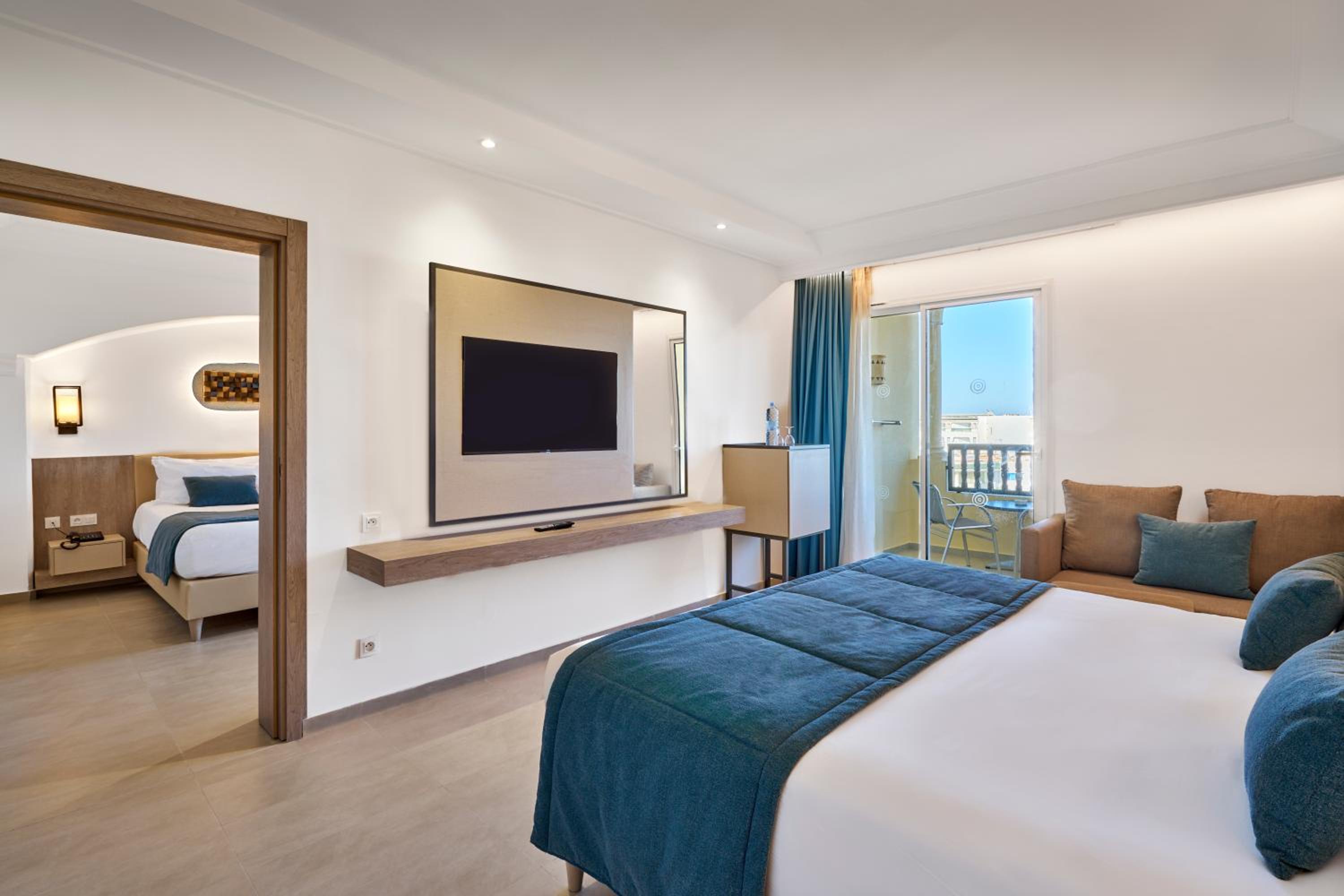 Deluxe Family Room