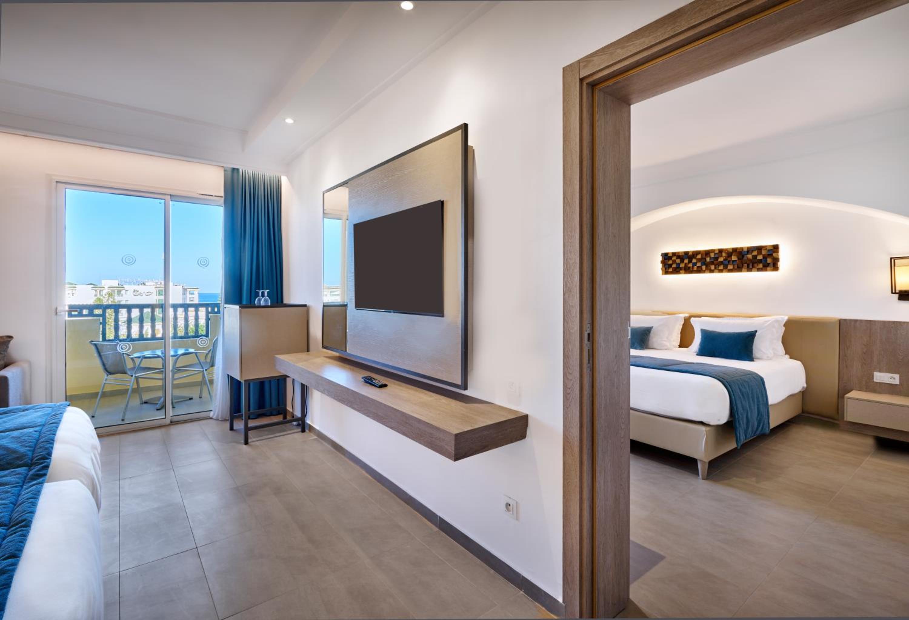 Deluxe Family Room