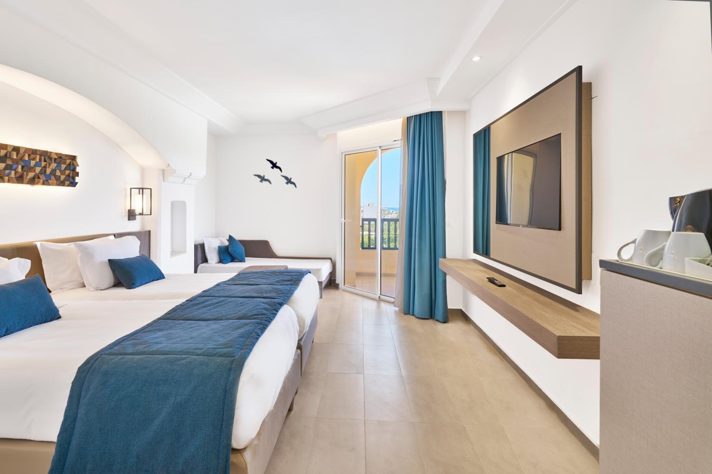 Deluxe Triple Room