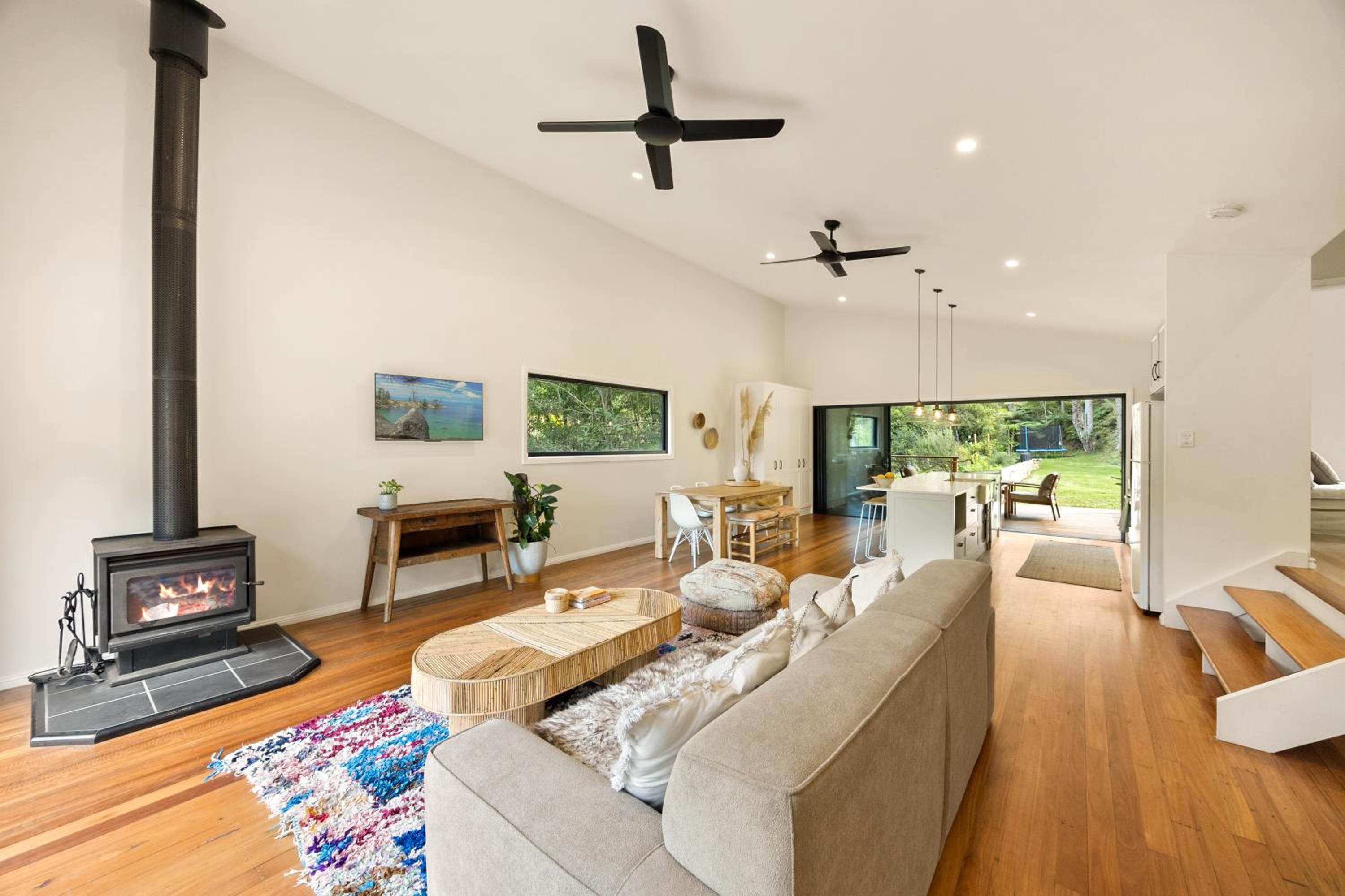 Five-Bedroom House photo 2