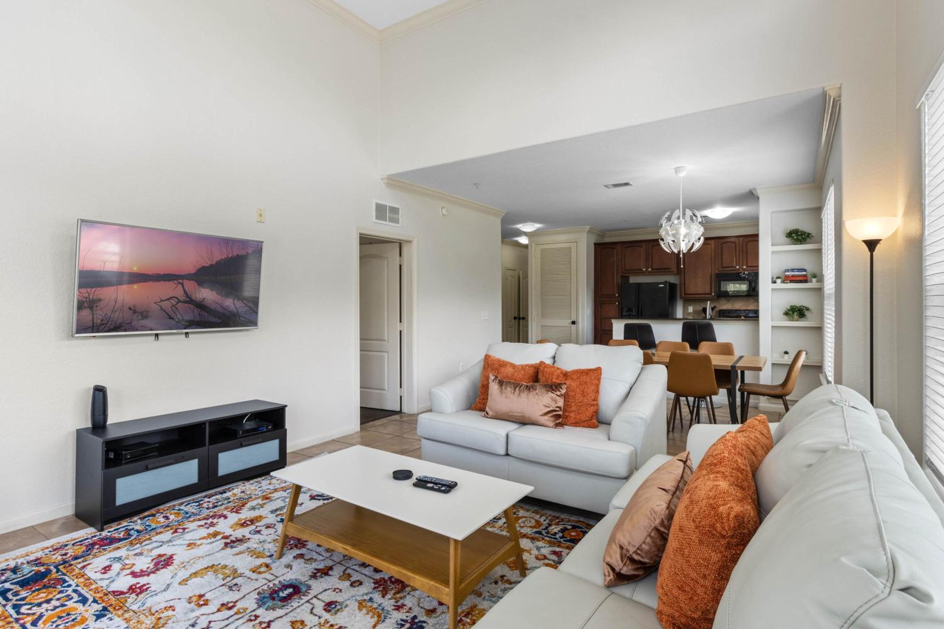 Three-Bedroom Apartment photo 1
