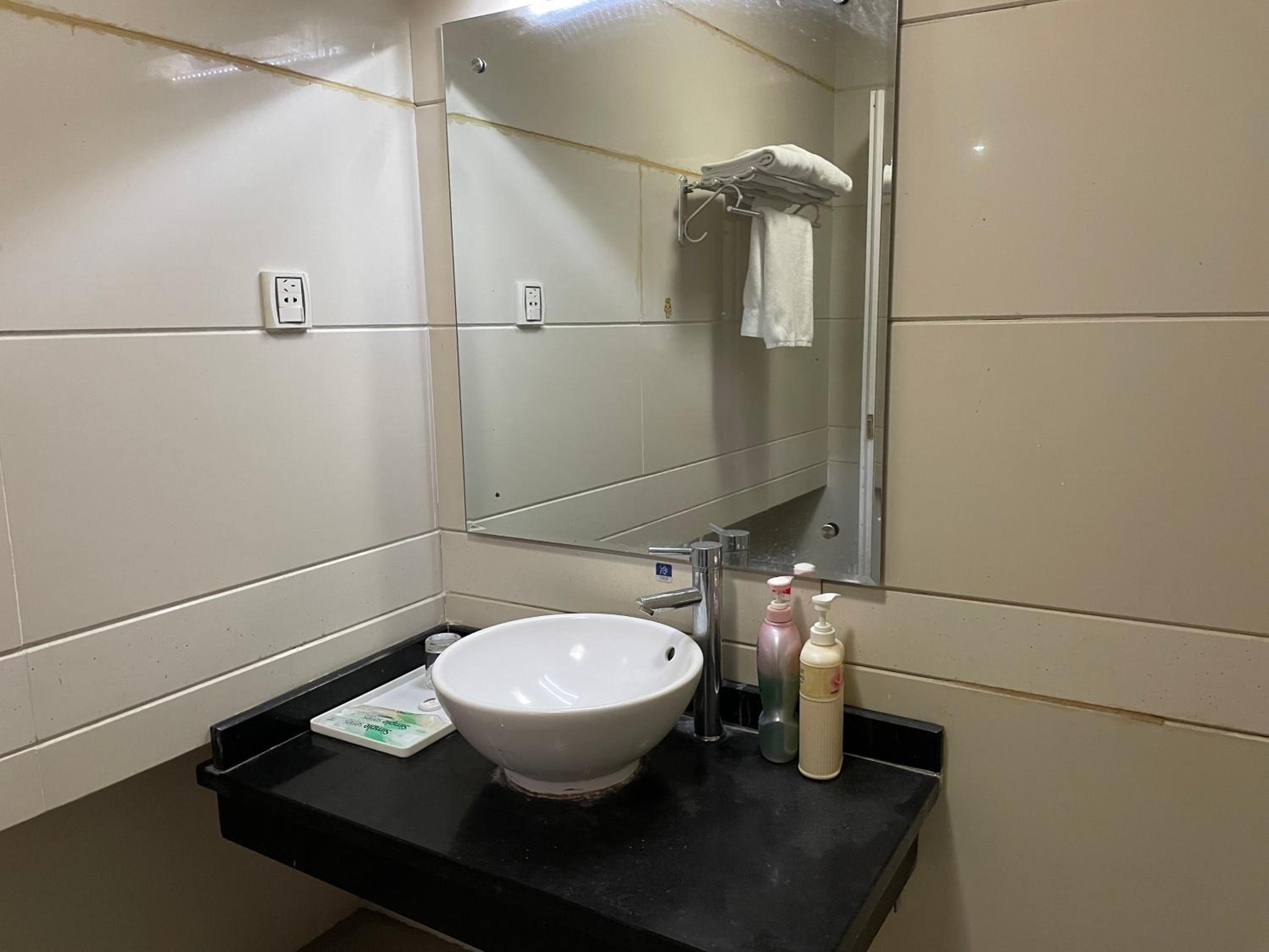 Budget Twin Room photo 2