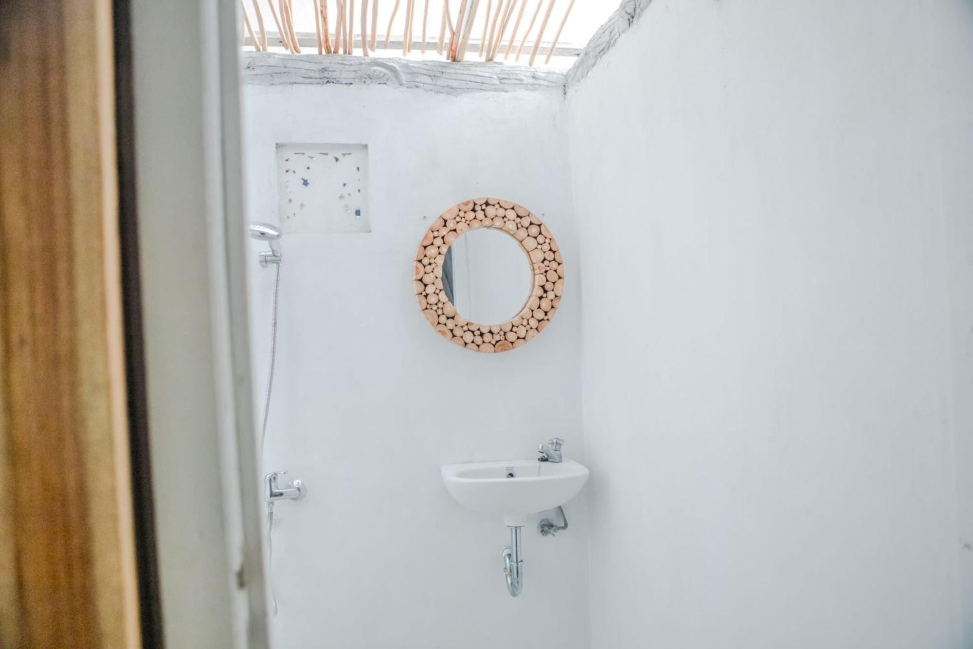 Double Room - Photo 8