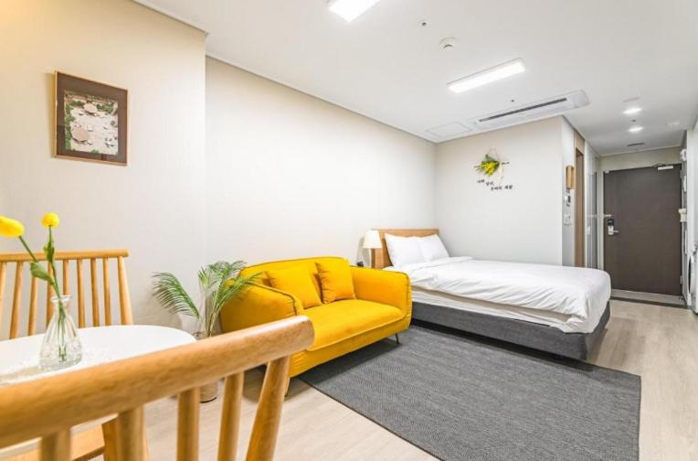 Deluxe Room - Photo 7