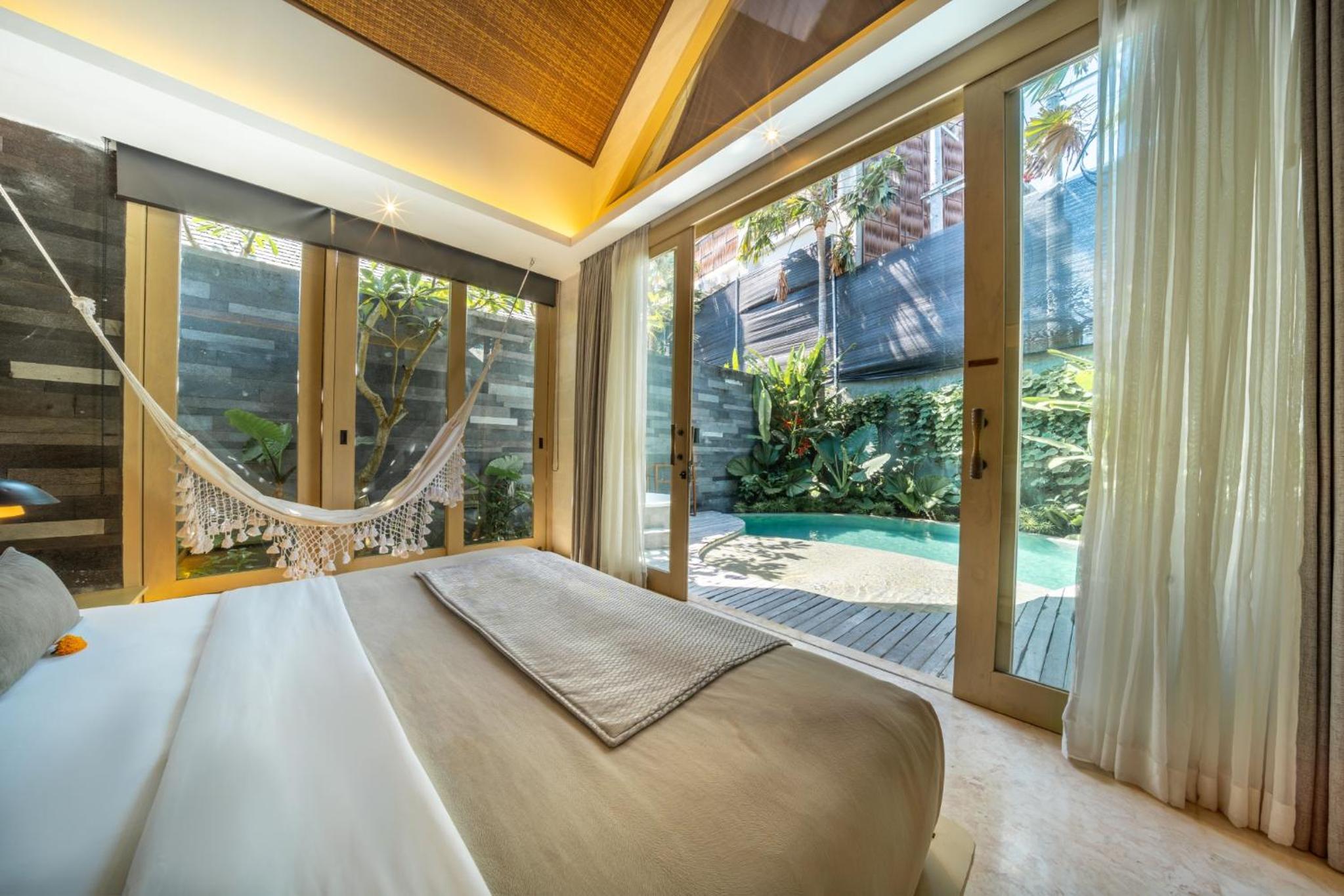 Smart One-Bedroom Villa With Private Pool & Jacuzzi – Active Neighborhood Location - Photo 8
