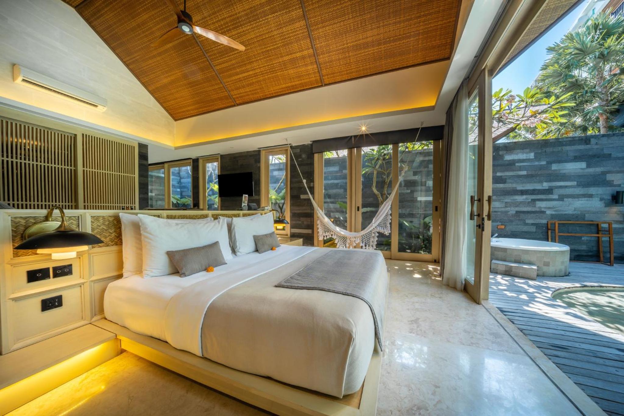 Smart One-Bedroom Private Pool Villa - Near Construction - Photo 1
