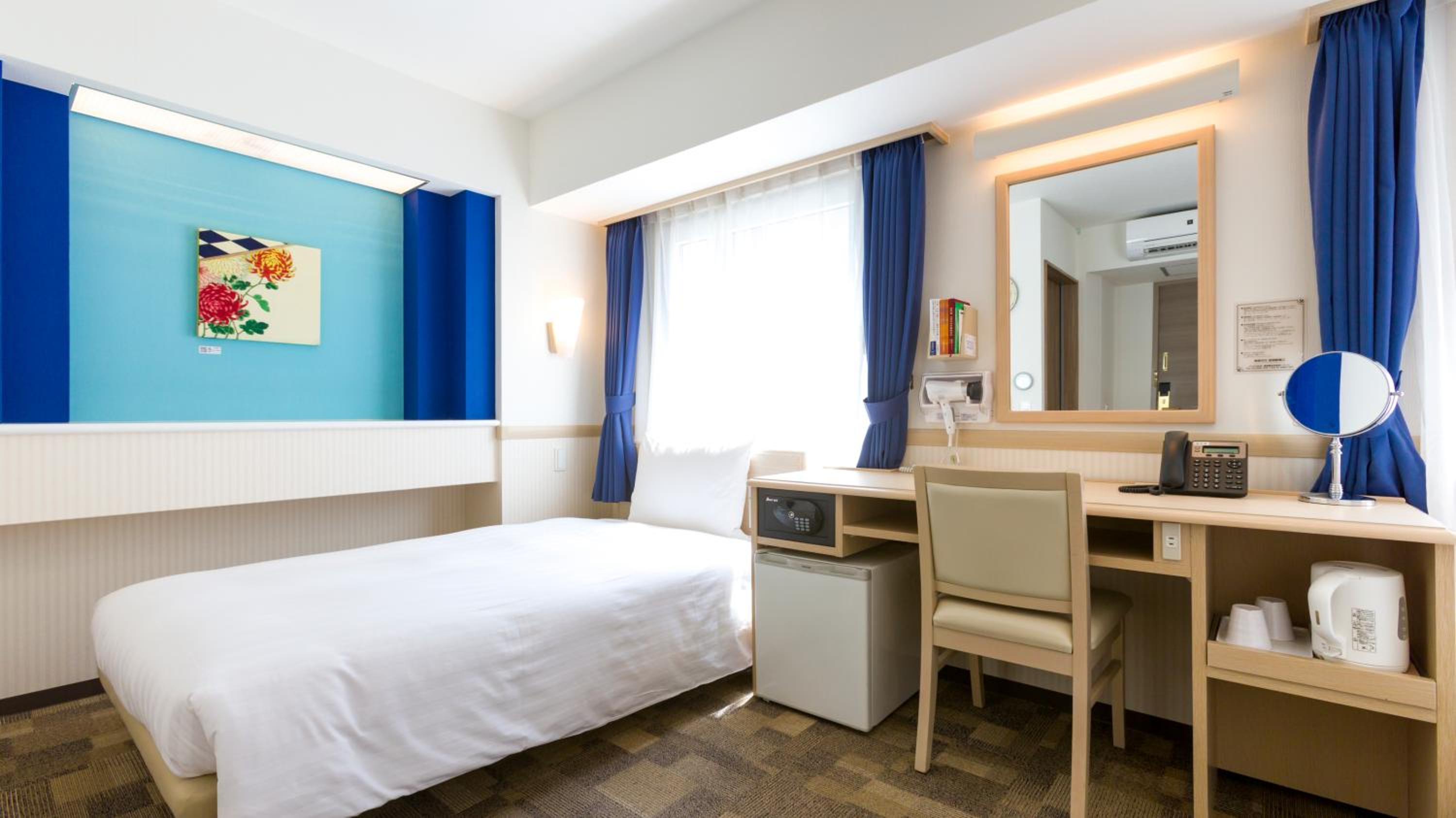 Twin Room - Non-Smoking - Photo 5