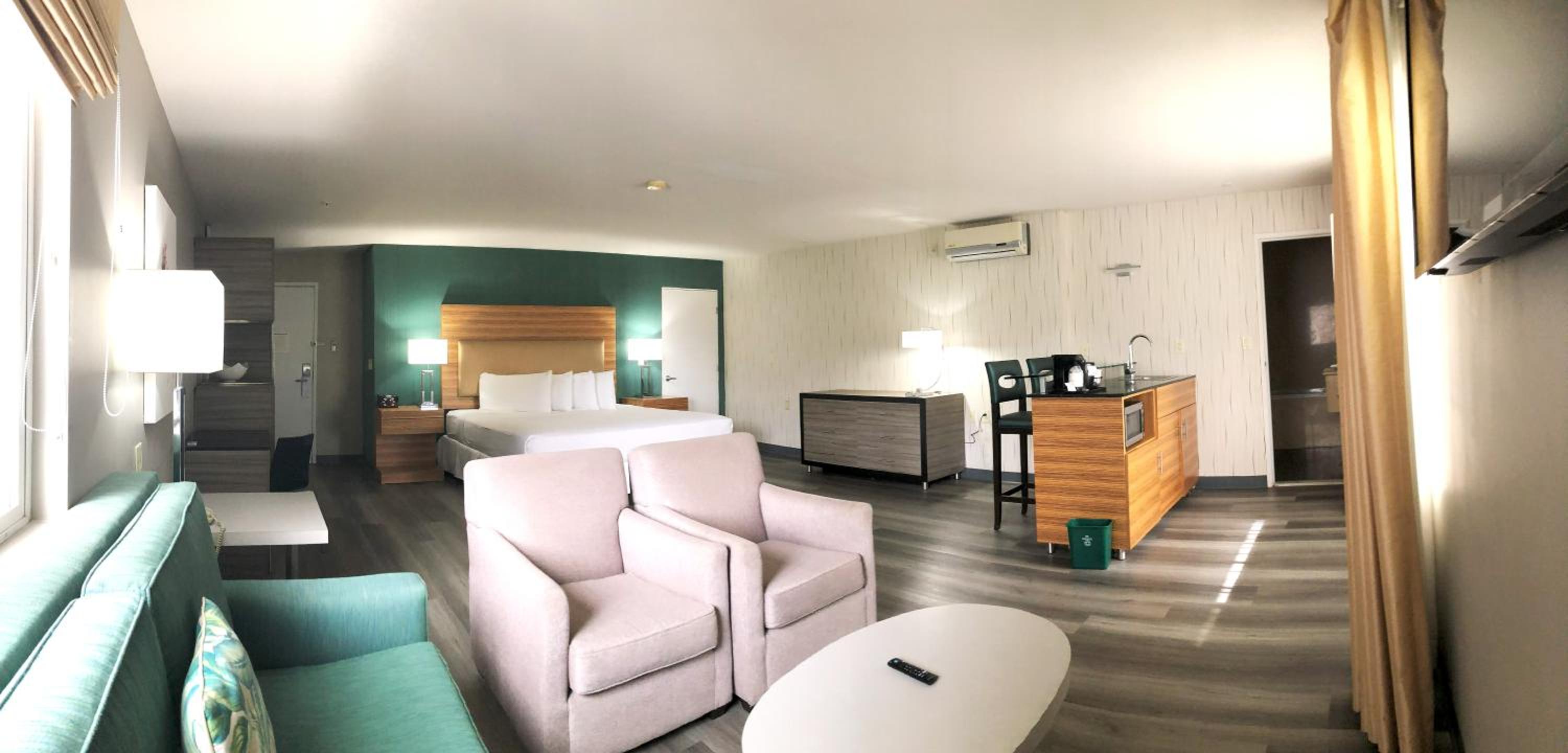 King Studio with Sofa Bed - Photo 1