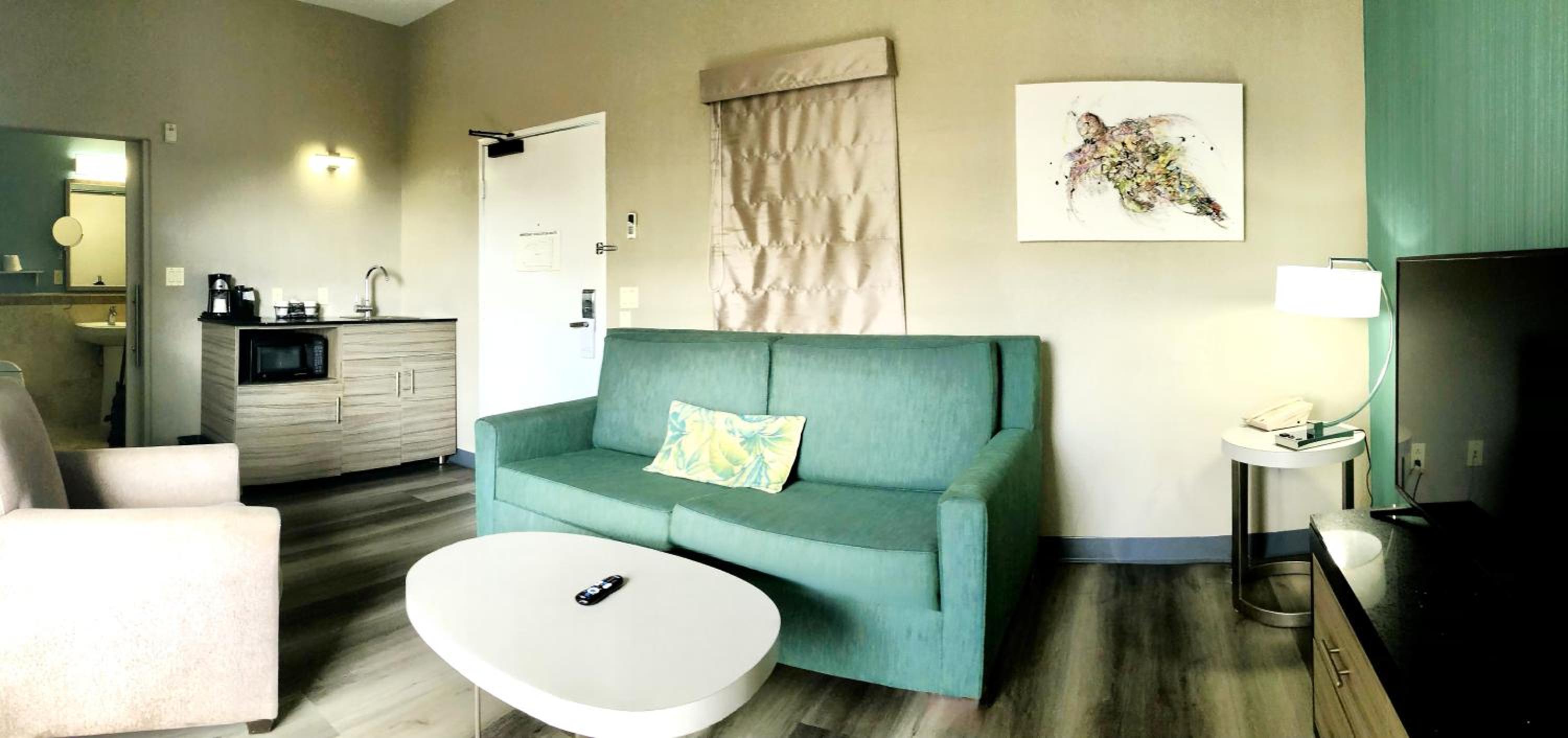 Queen Suite - Photo 3
