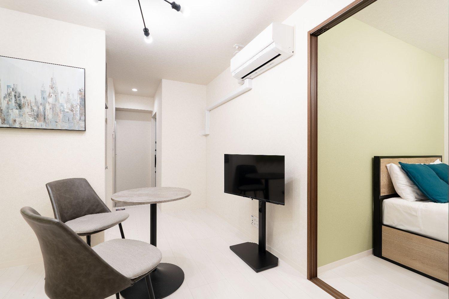 One-Bedroom Apartment photo 1