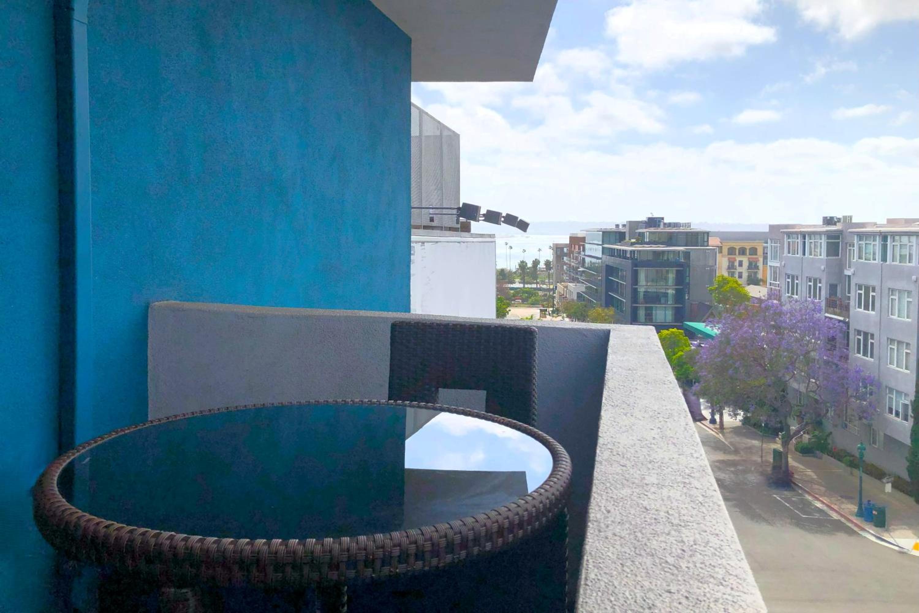 King Suite with Balcony - Photo 2