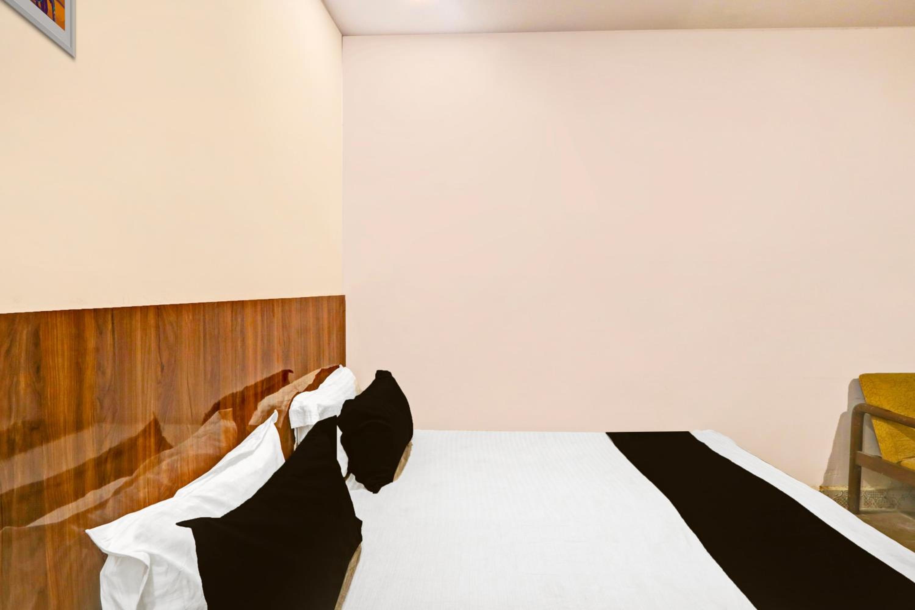 Classic Triple Room photo 2