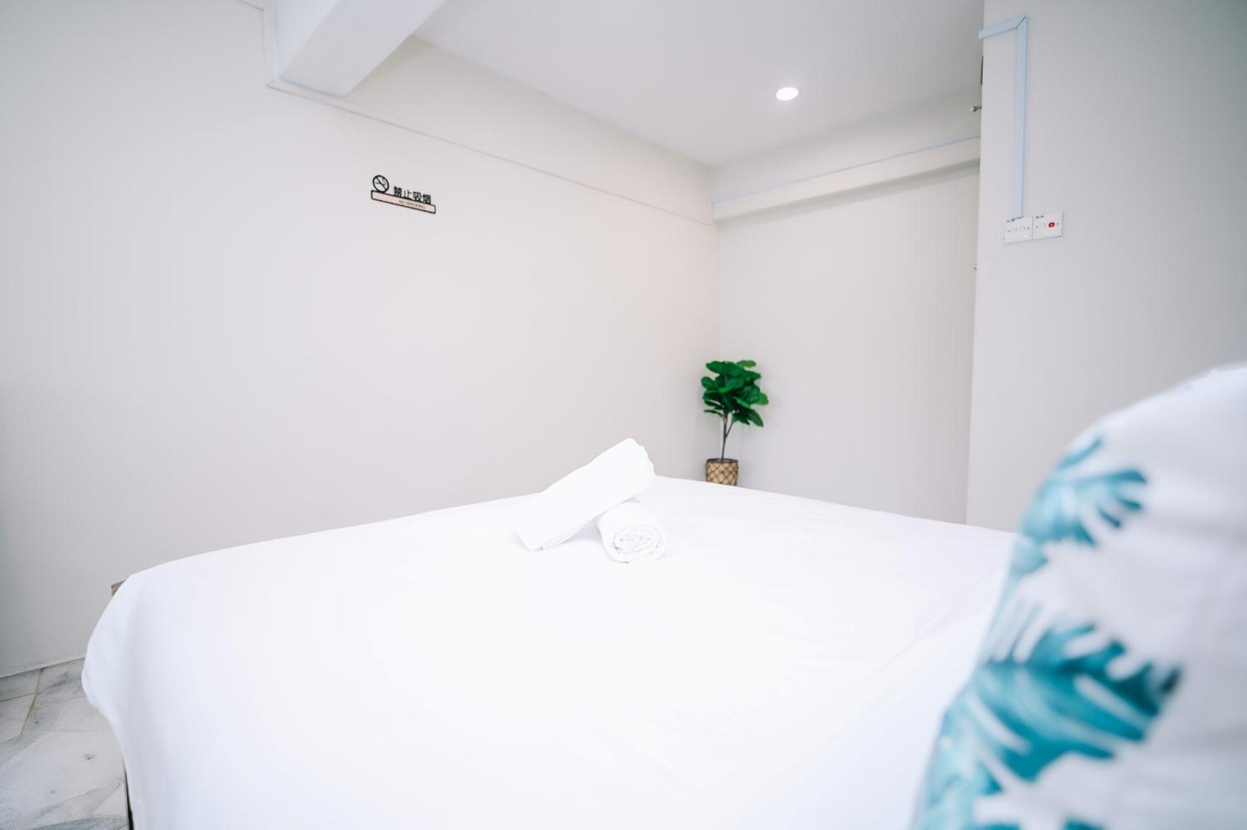 Deluxe Queen Room - Photo 3