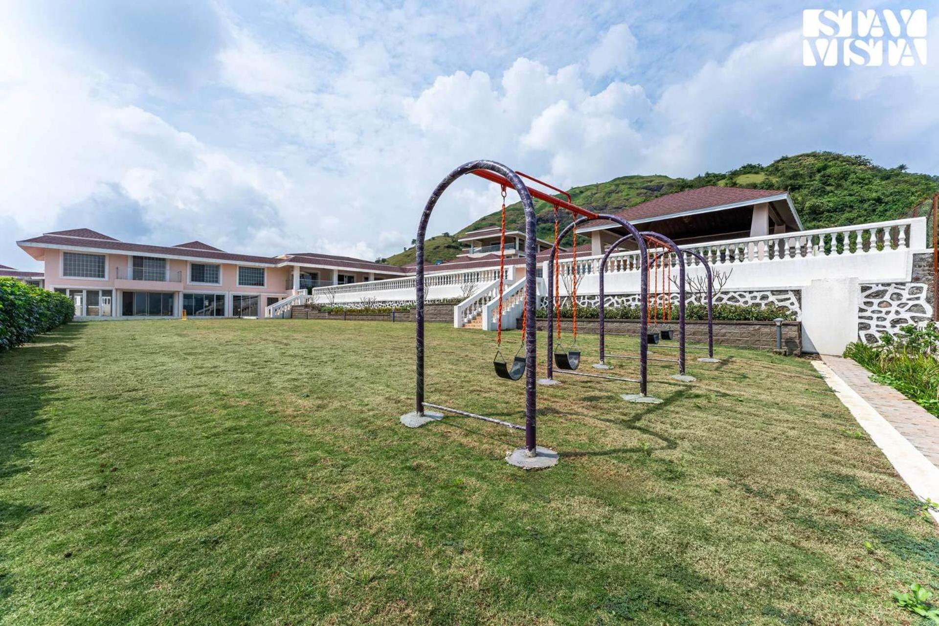 Villa photo 2