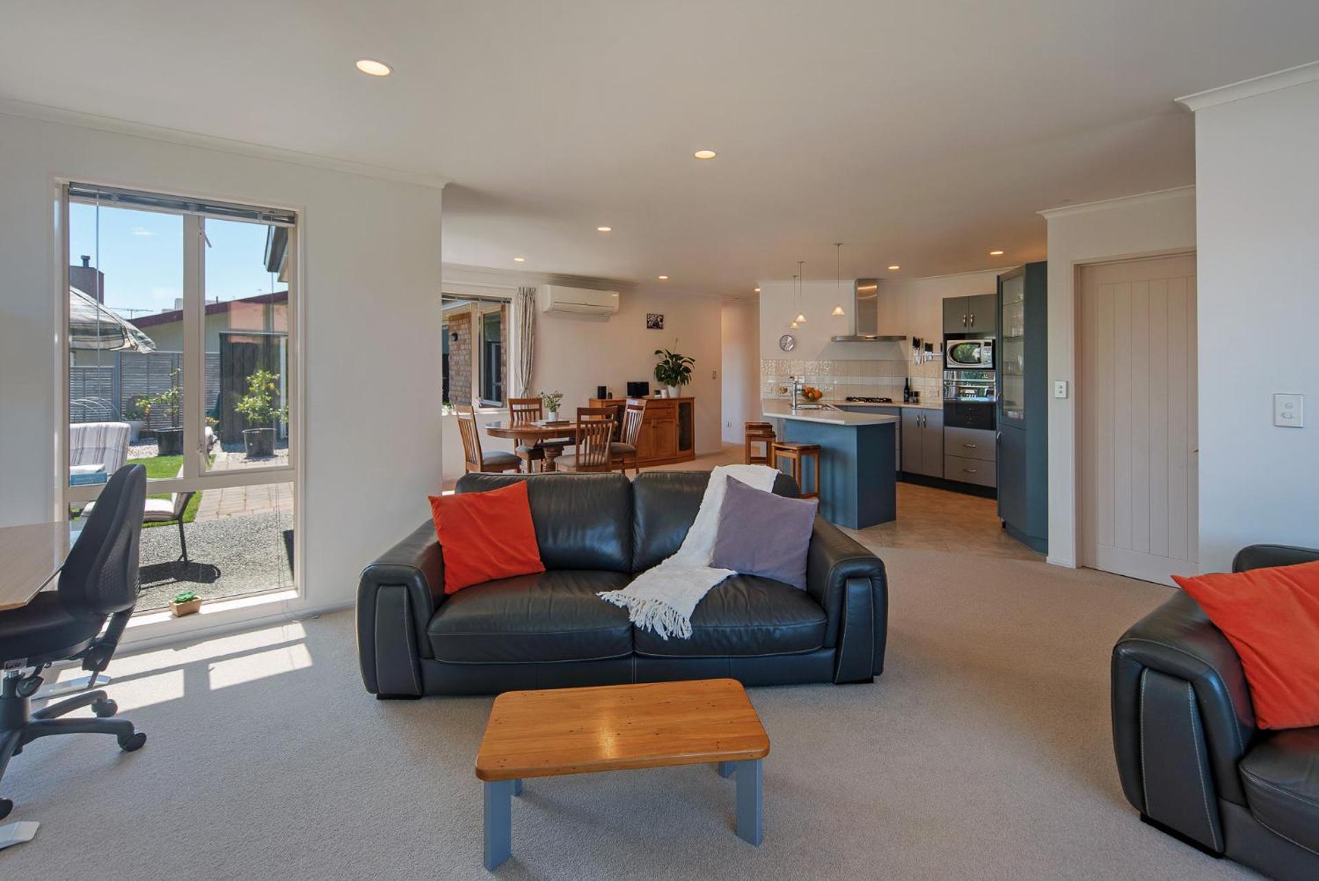 Three-Bedroom House photo 2