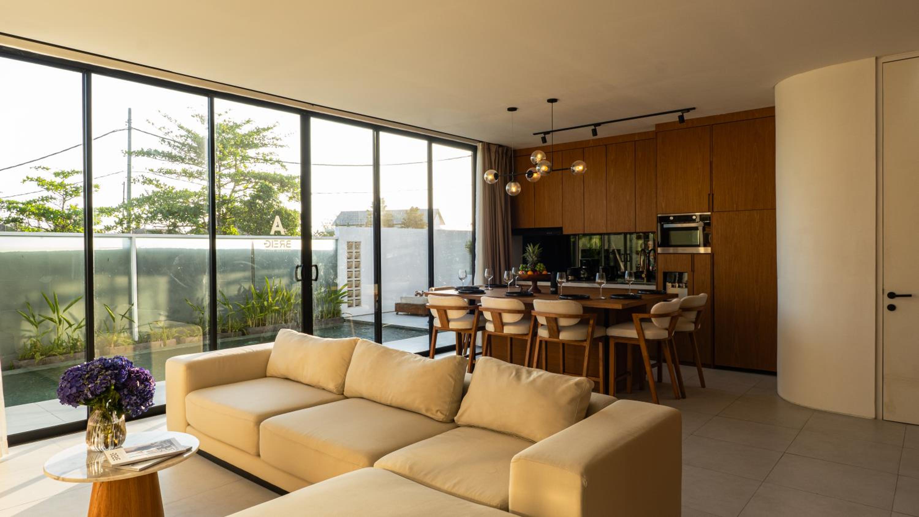 Three-Bedroom Villa - Photo 2